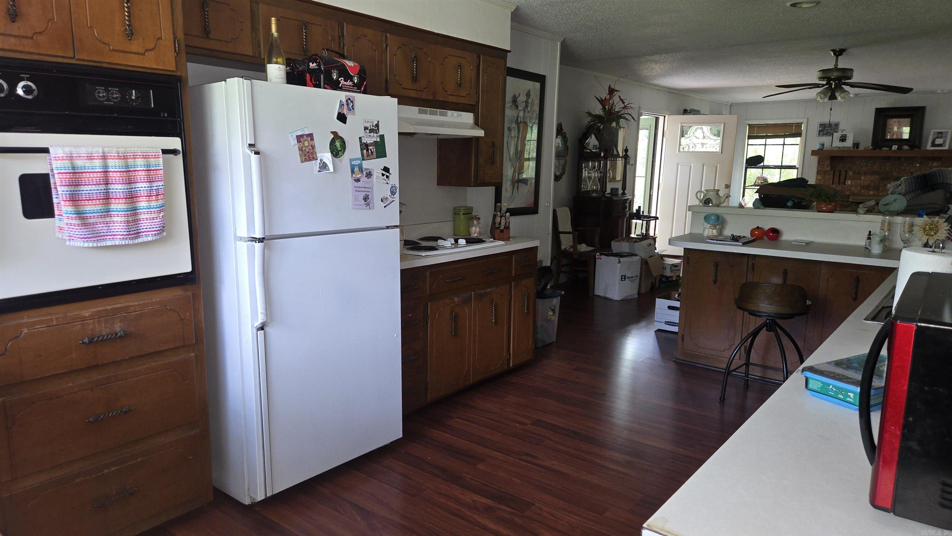 504 W Glazy Peau Property Photo 12