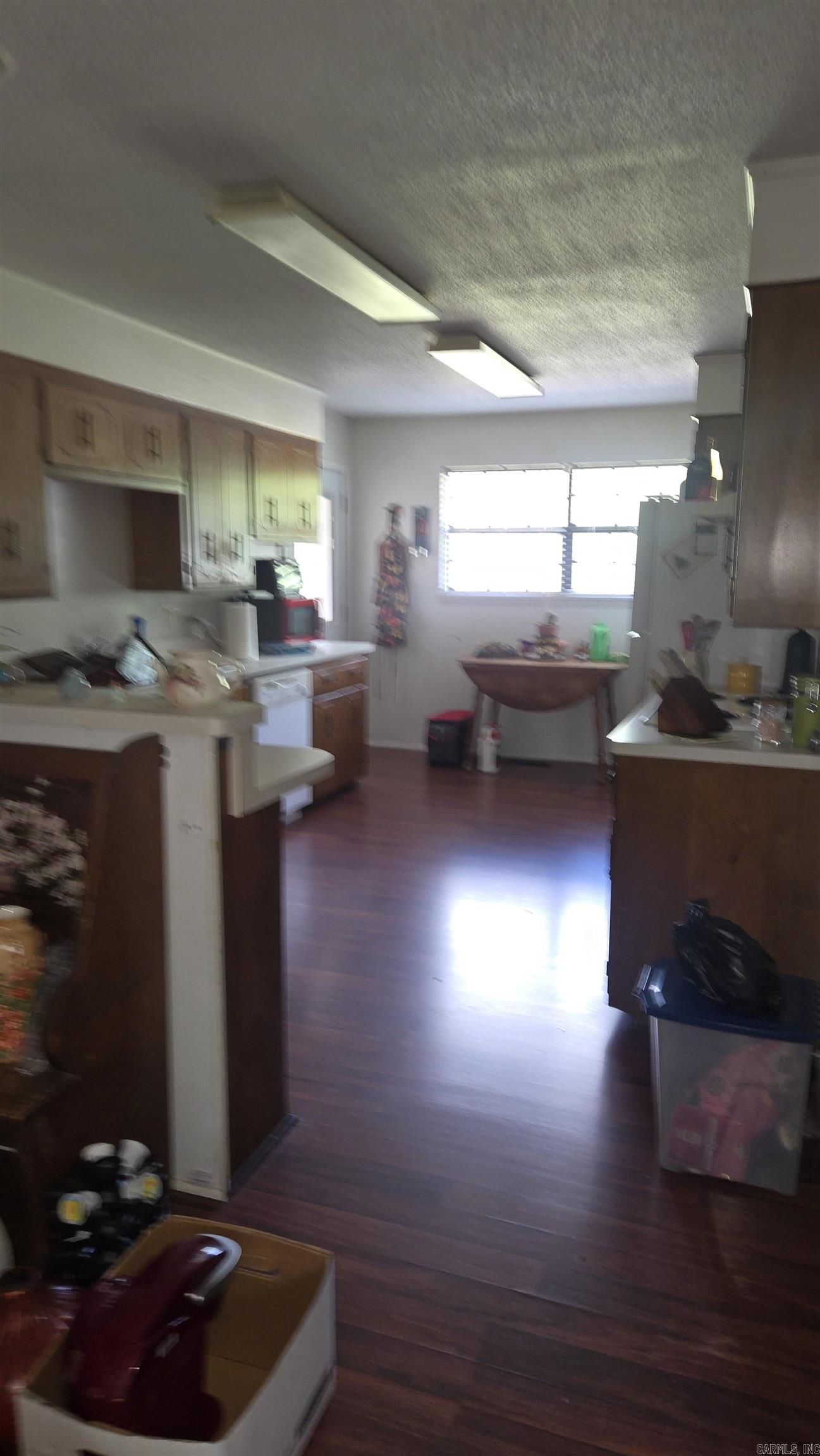 504 W Glazy Peau Property Photo 15