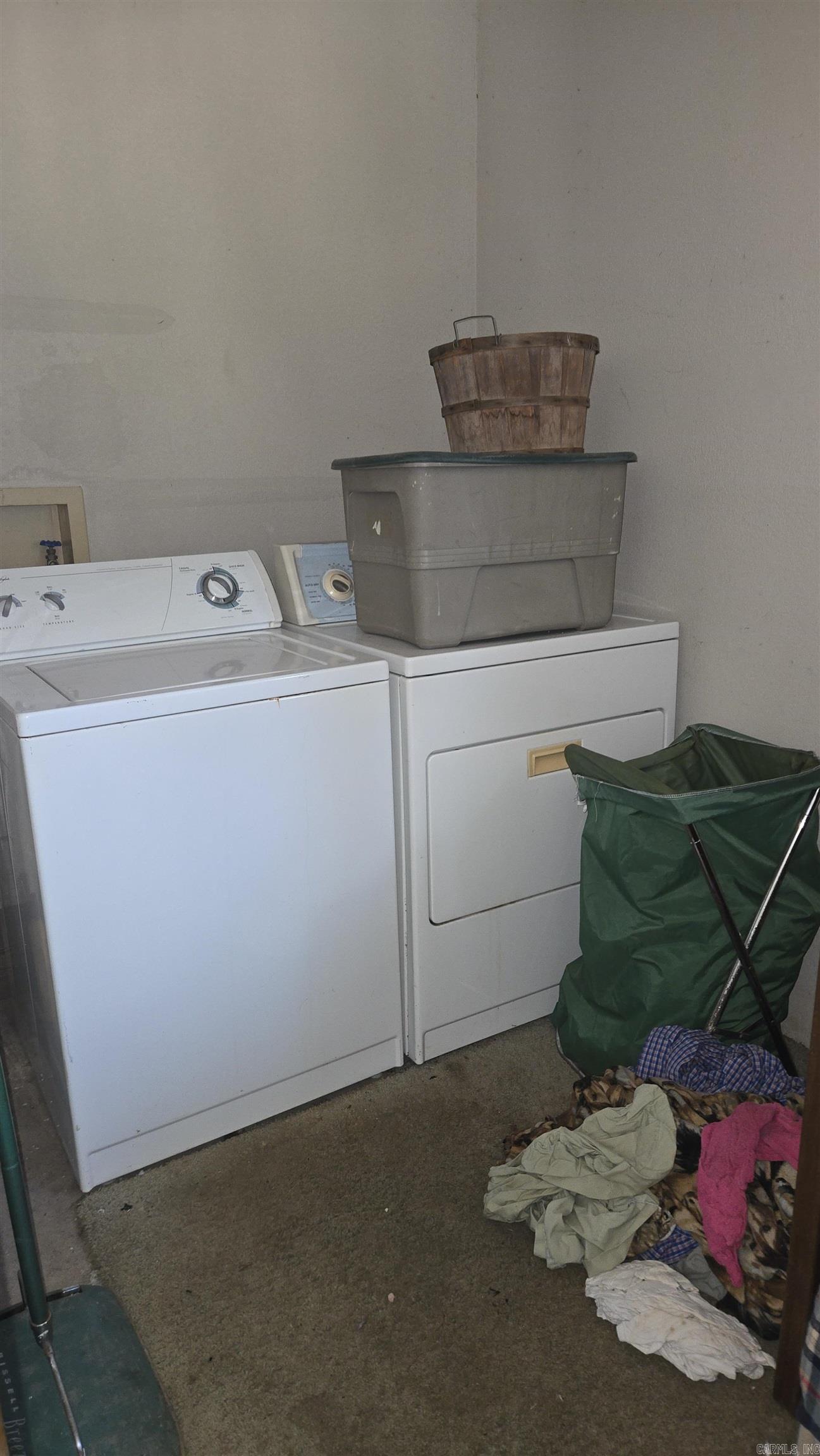 504 W Glazy Peau Property Photo 18