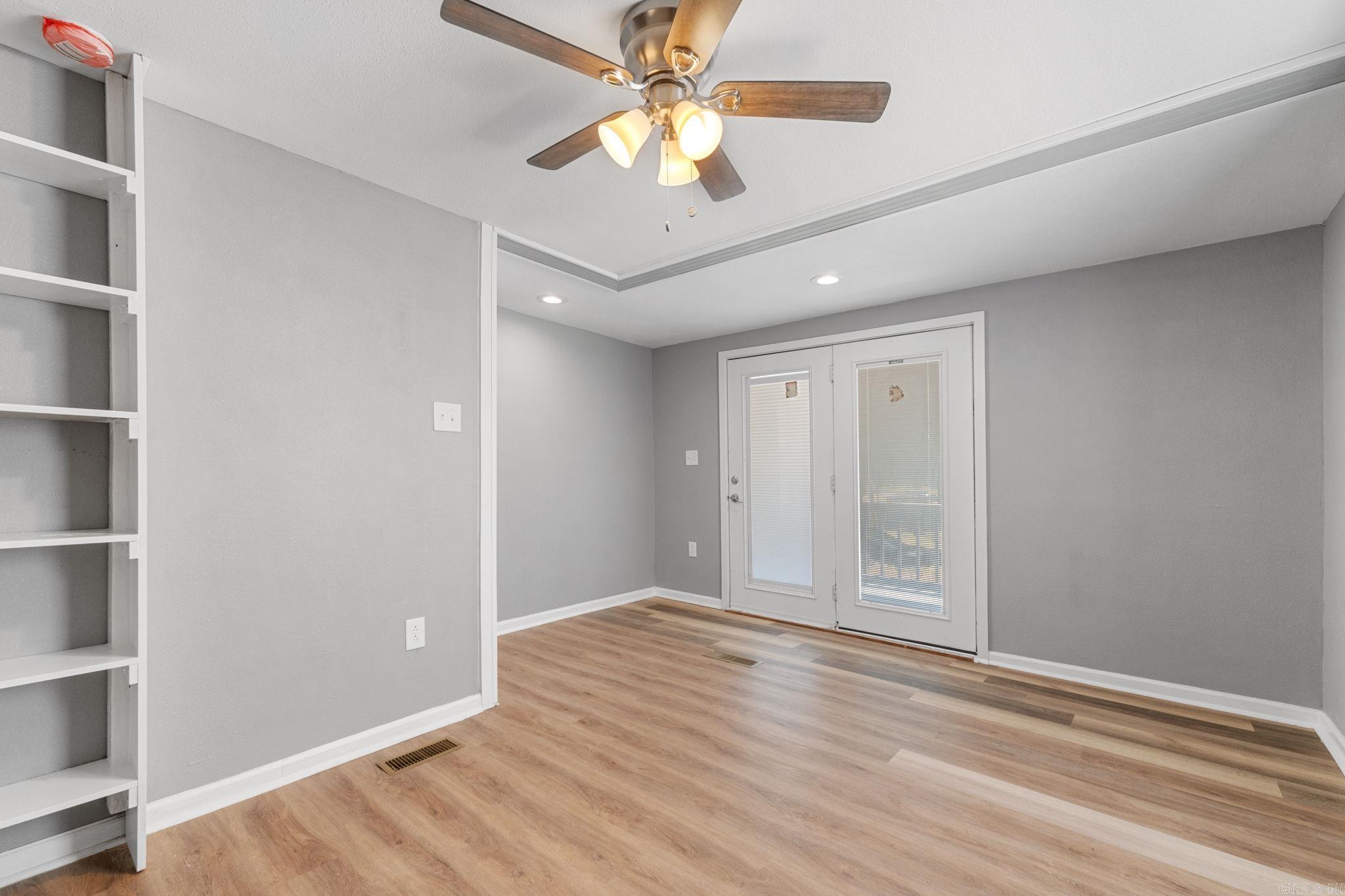 1112 Hanger Street Property Photo 3