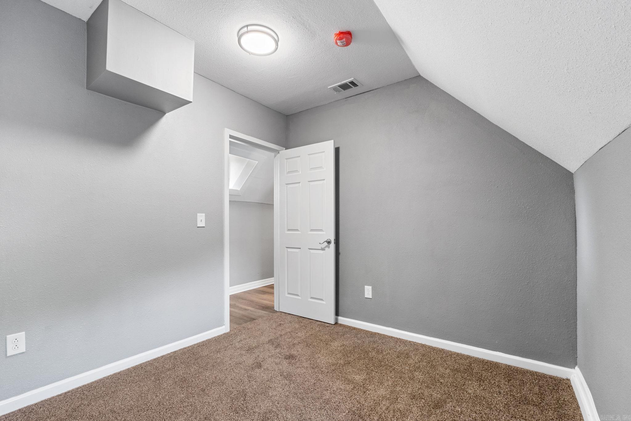 1112 Hanger Street Property Photo 28