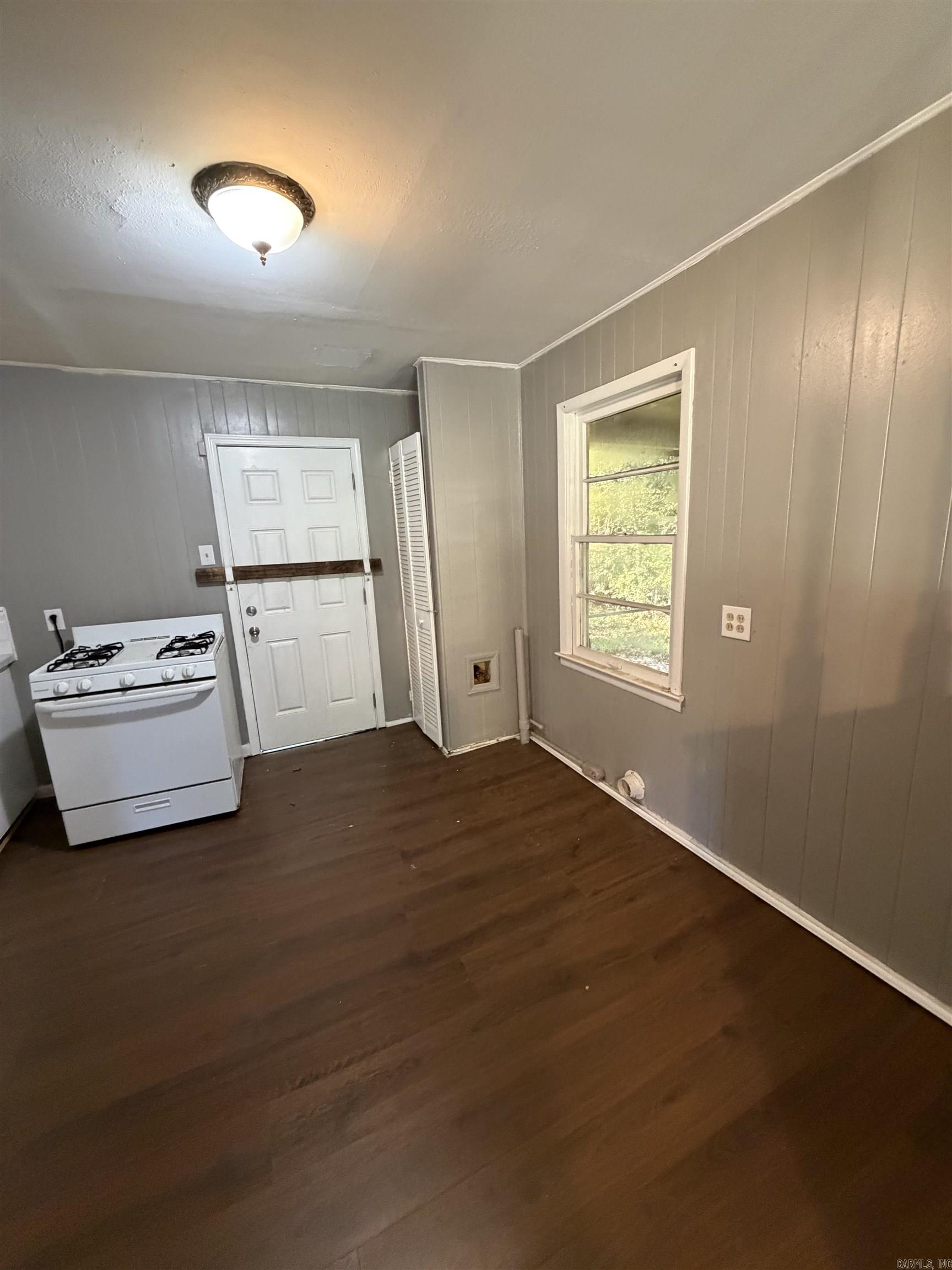 84 Lancaster Property Photo 7