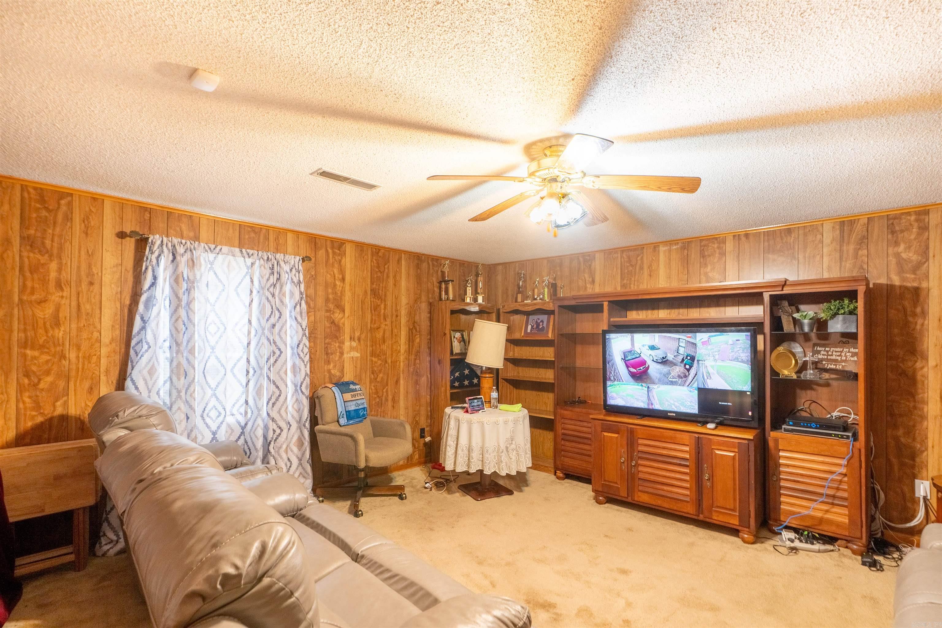 4040 Hwy 20 Property Photo 3