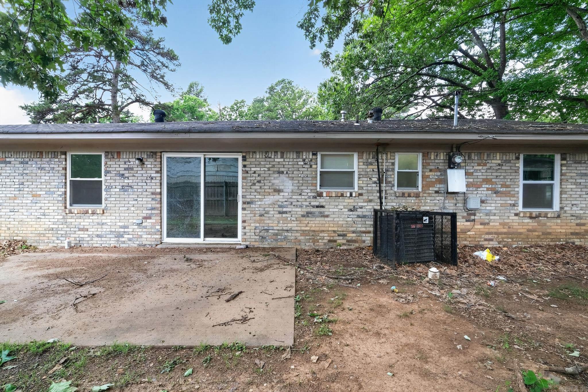 9923 Chicot Road Property Photo 2