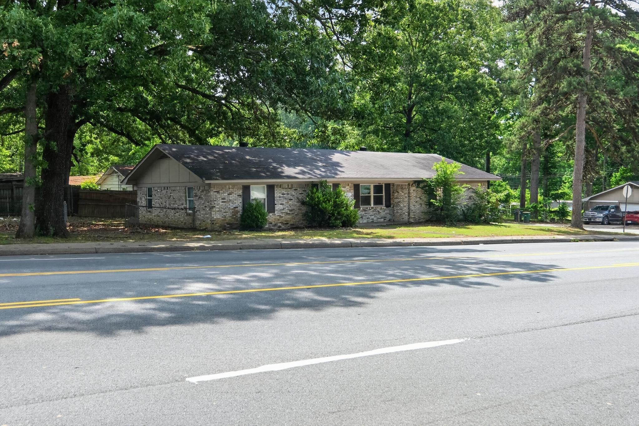 9923 Chicot Road Property Photo 4