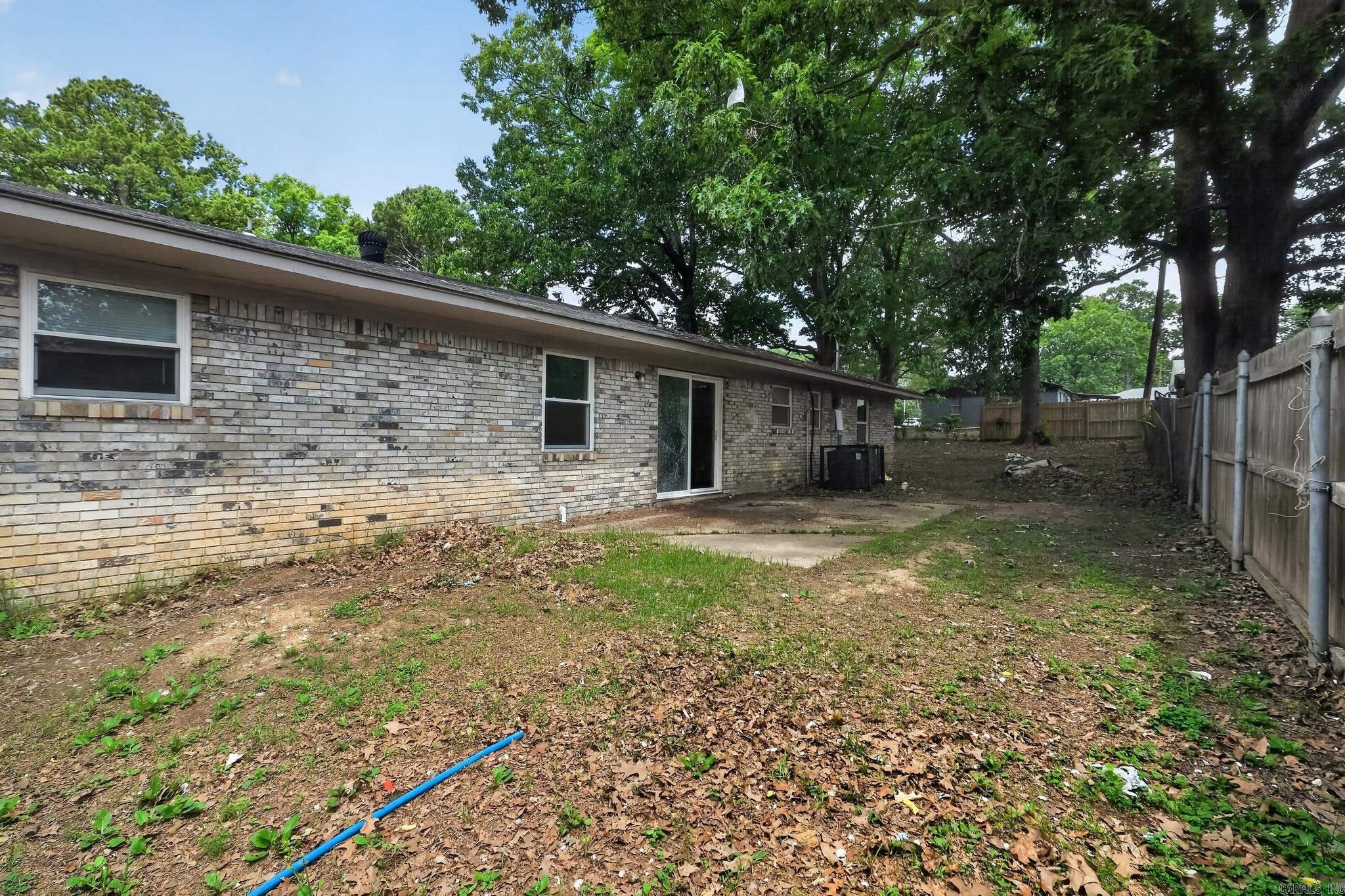 9923 Chicot Road Property Photo 5