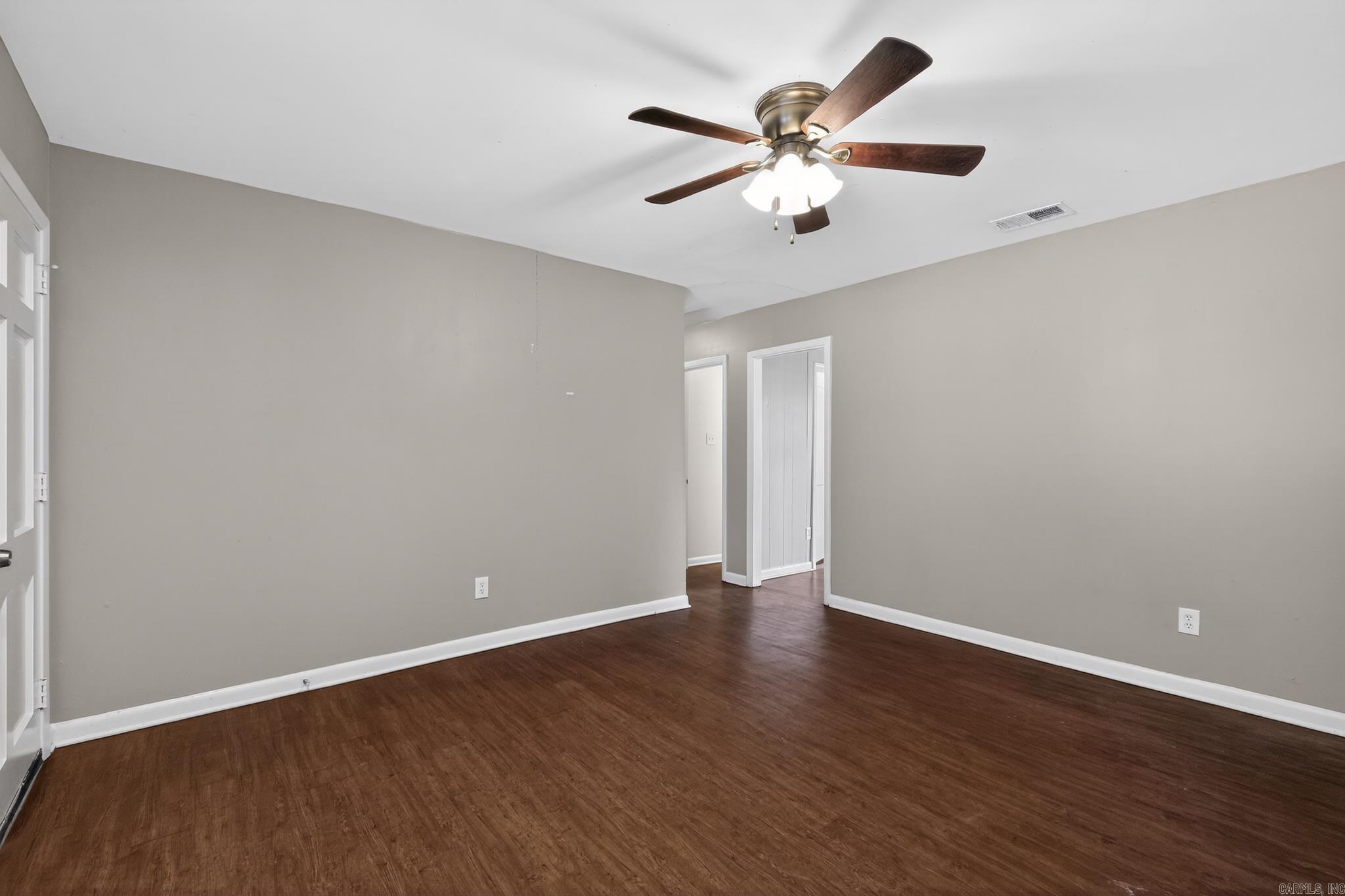 9923 Chicot Road Property Photo 12