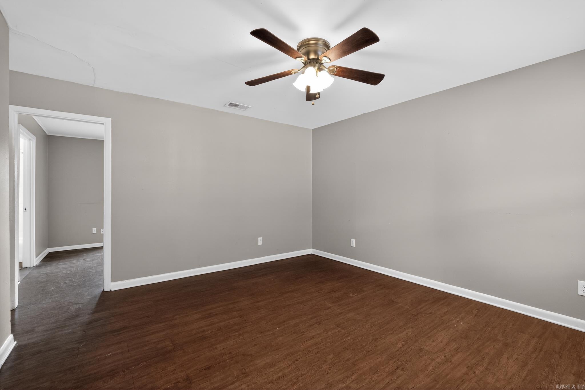 9923 Chicot Road Property Photo 15