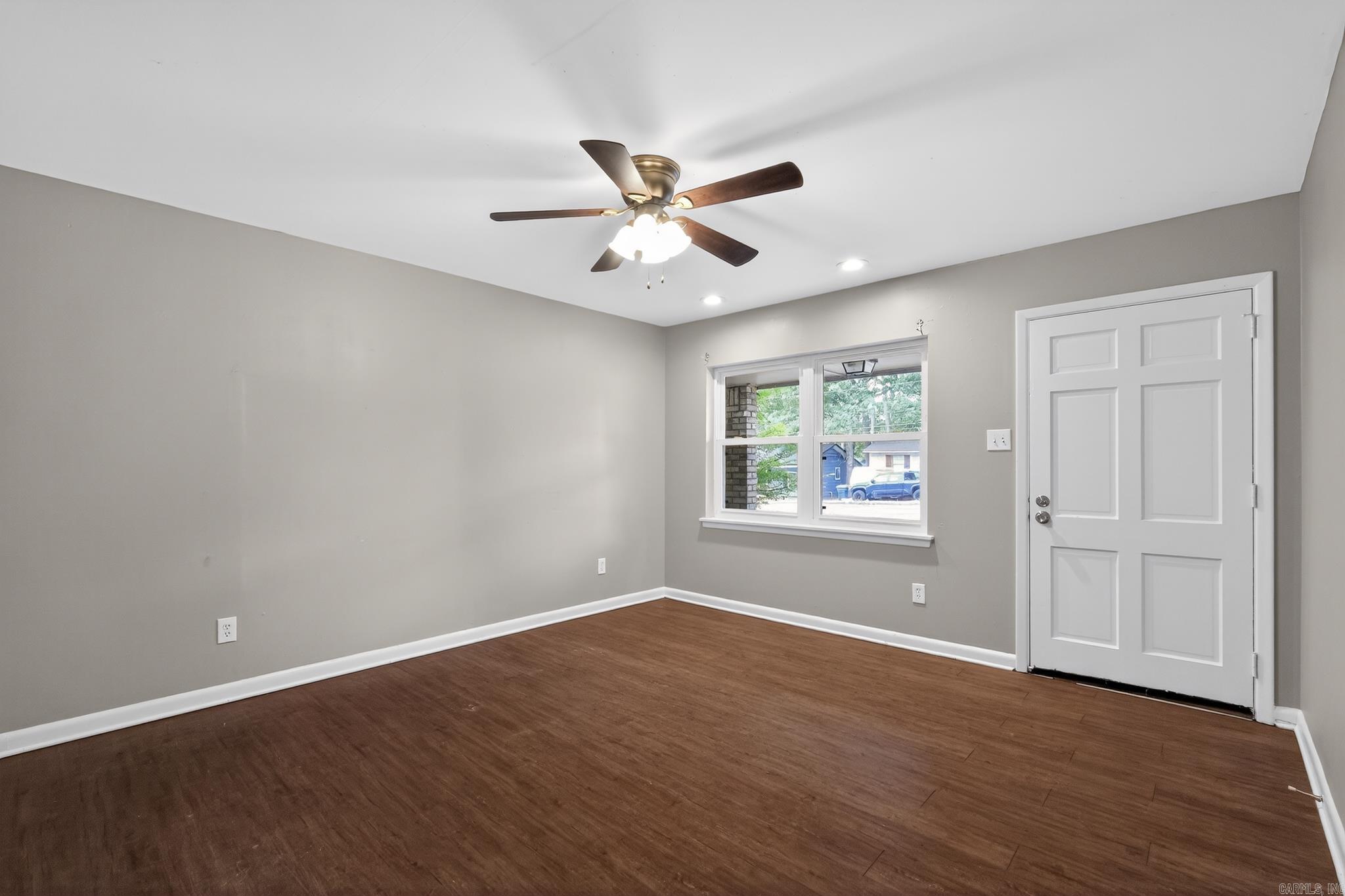 9923 Chicot Road Property Photo 16