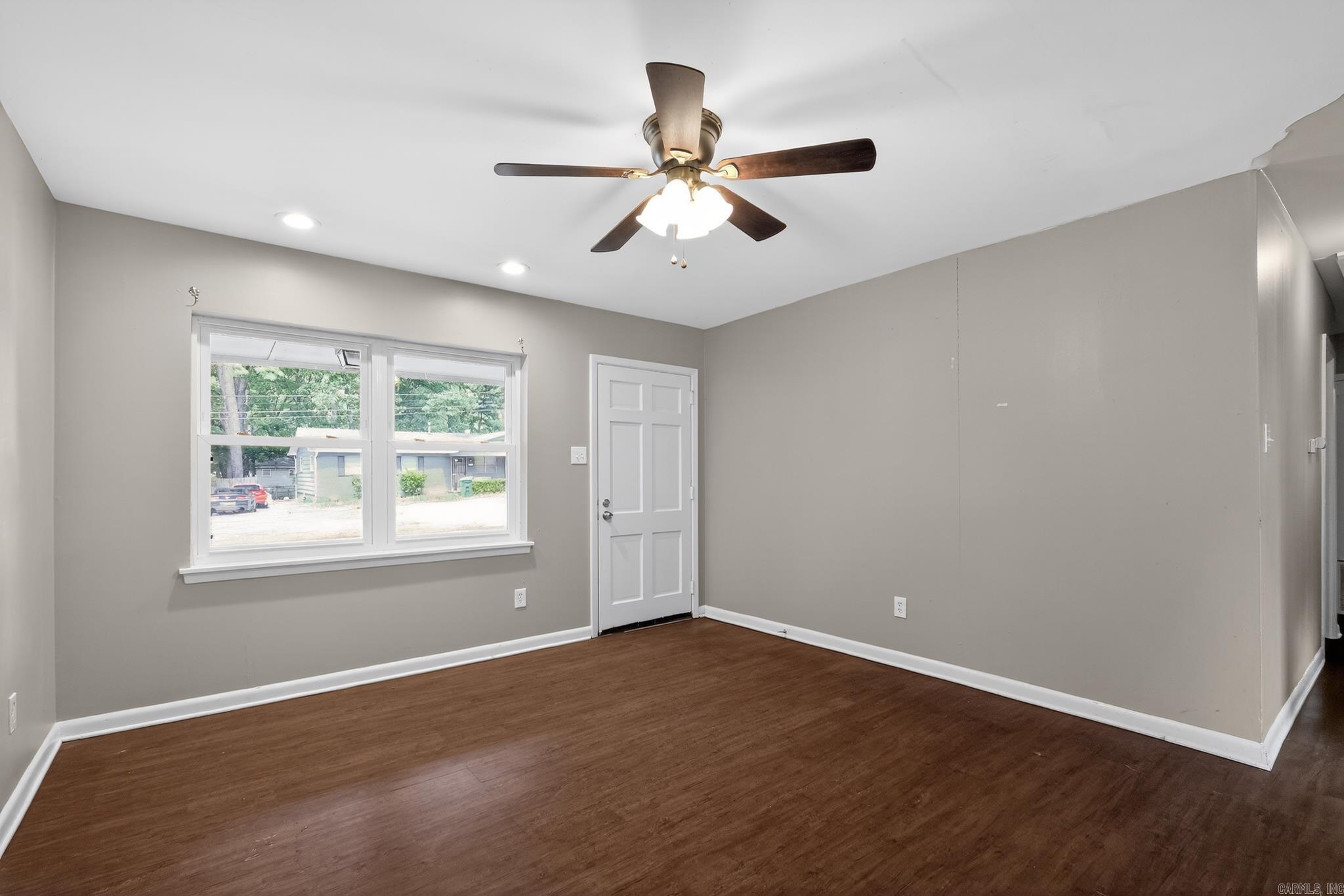 9923 Chicot Road Property Photo 18