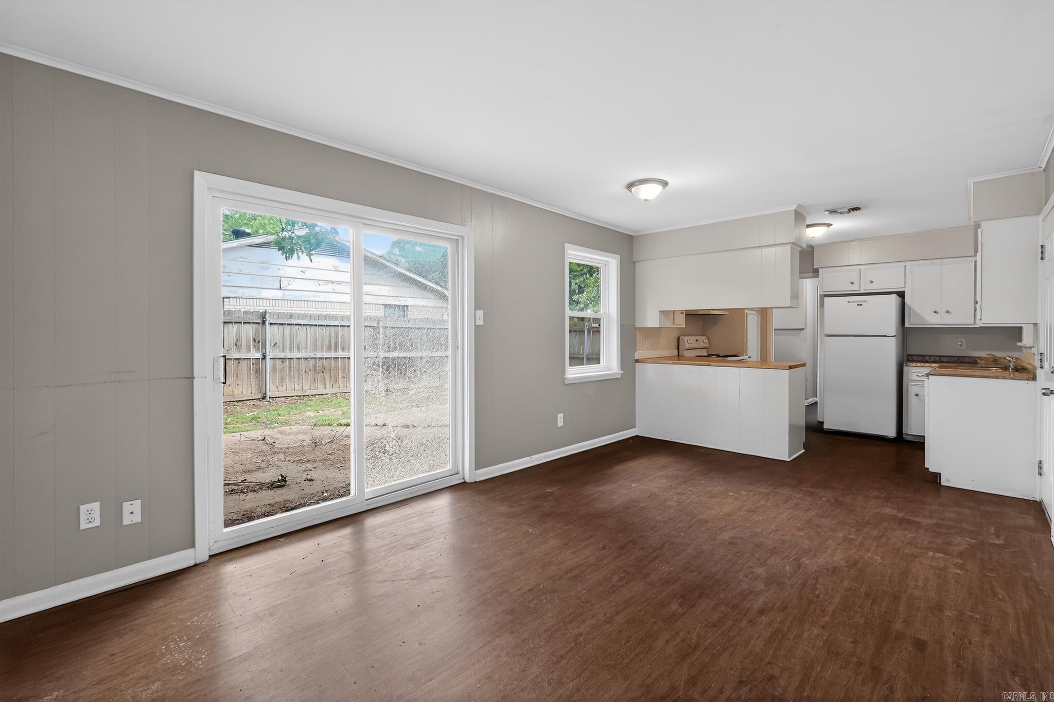 9923 Chicot Road Property Photo 19