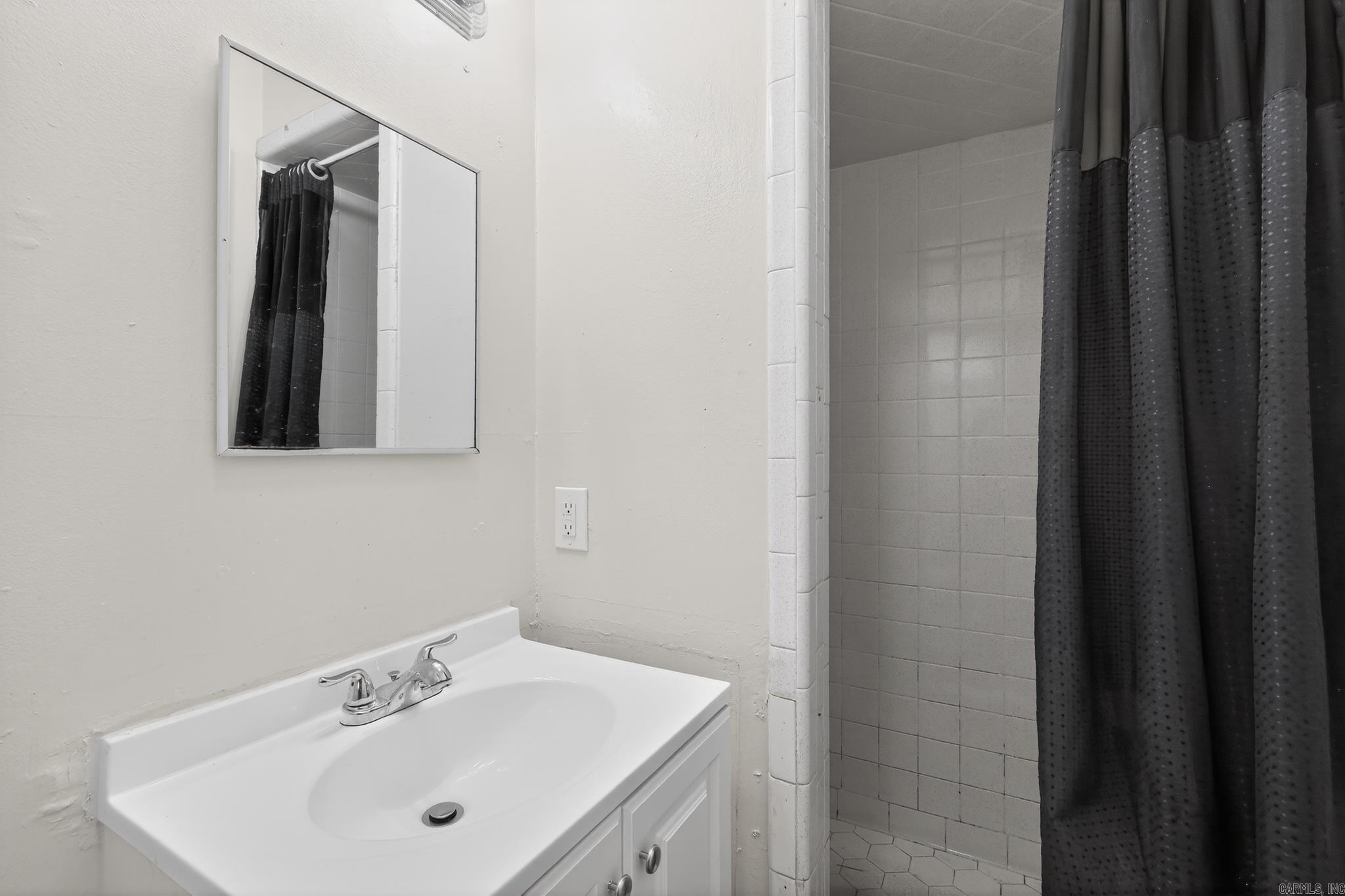 9923 Chicot Road Property Photo 28