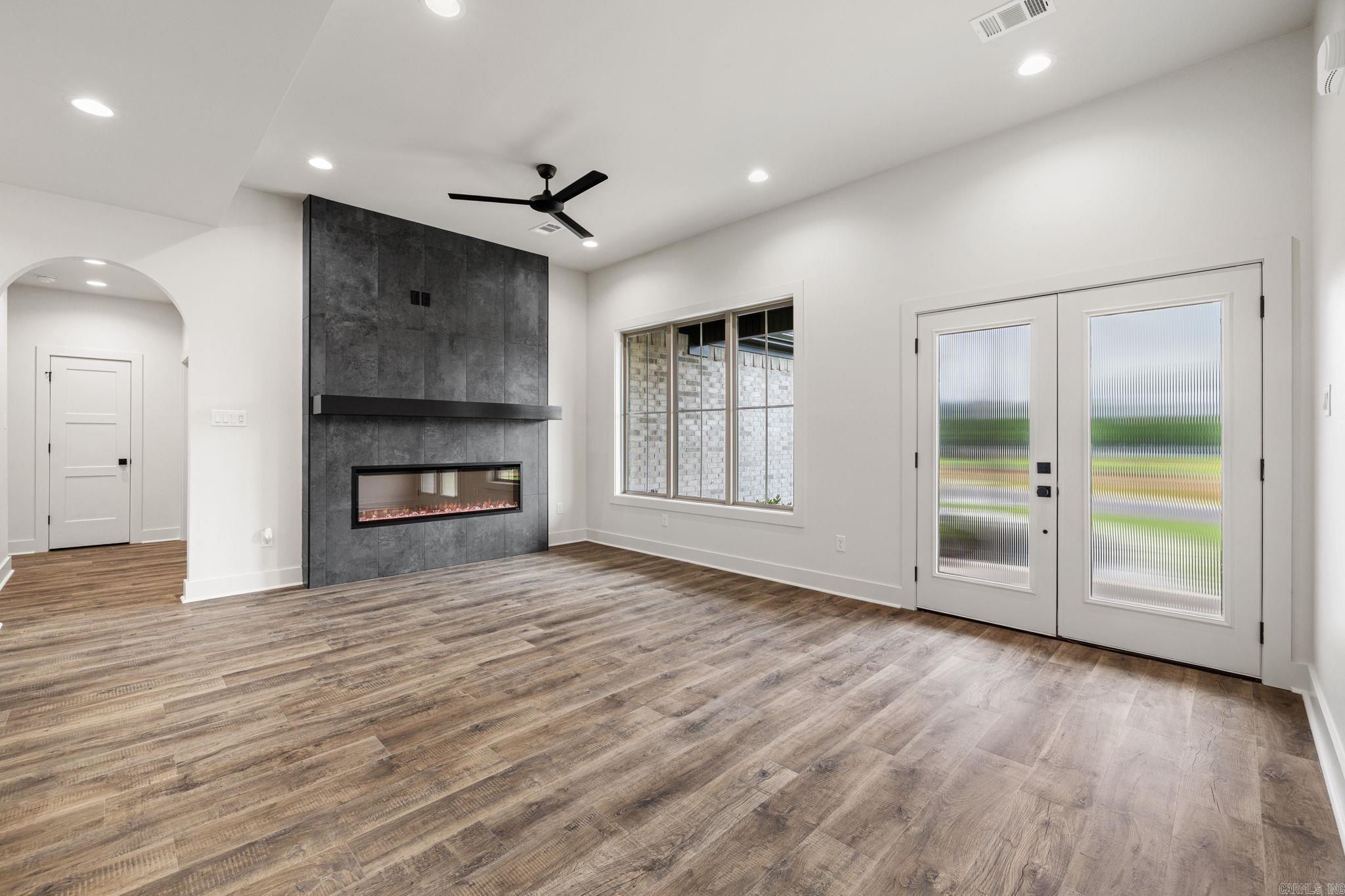 740 Grand Valley Loop Property Photo 16