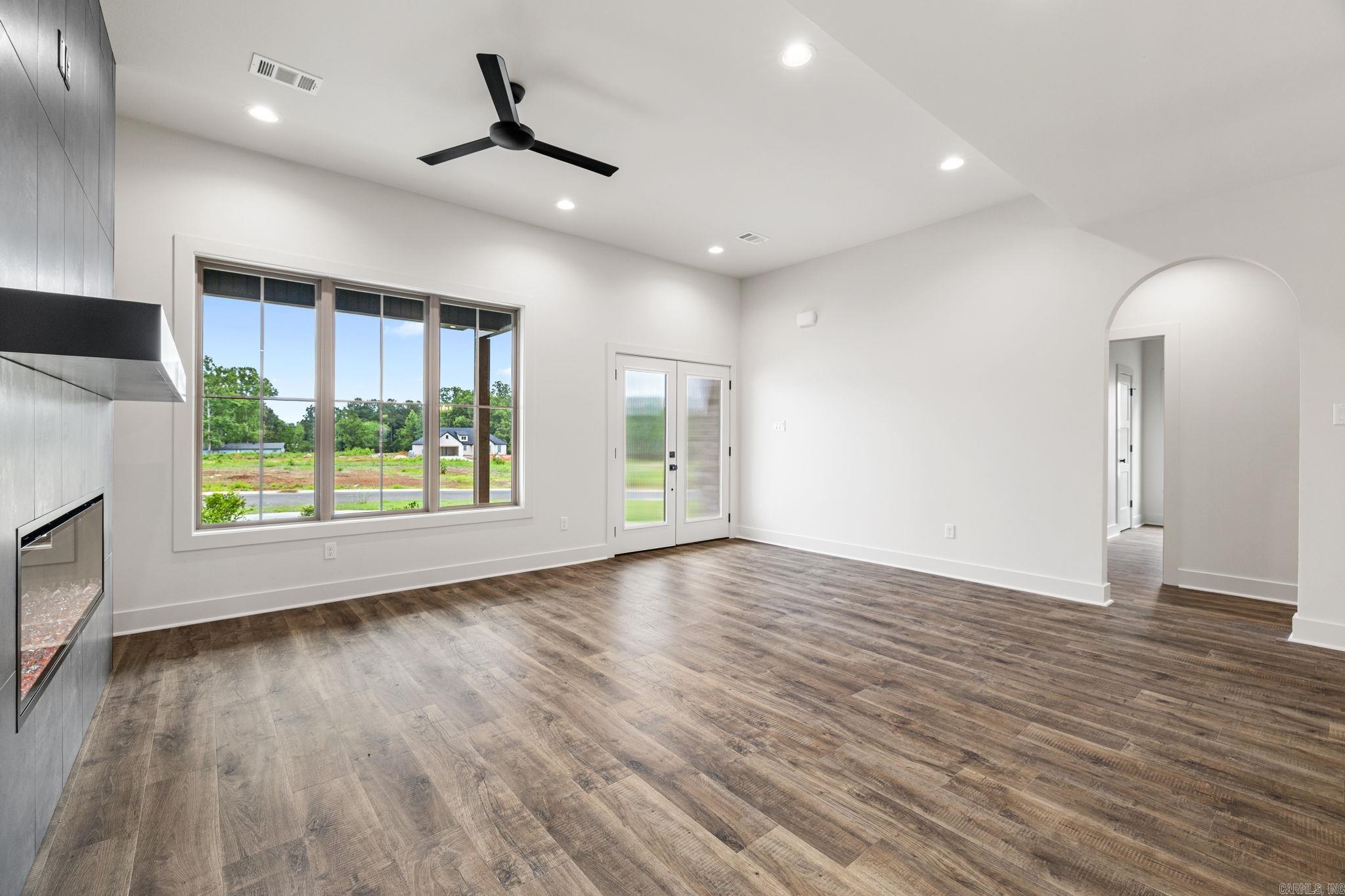 740 Grand Valley Loop Property Photo 37