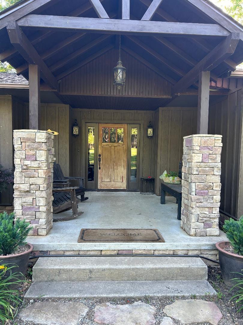 300 S Chinkapin Drive Property Photo 3