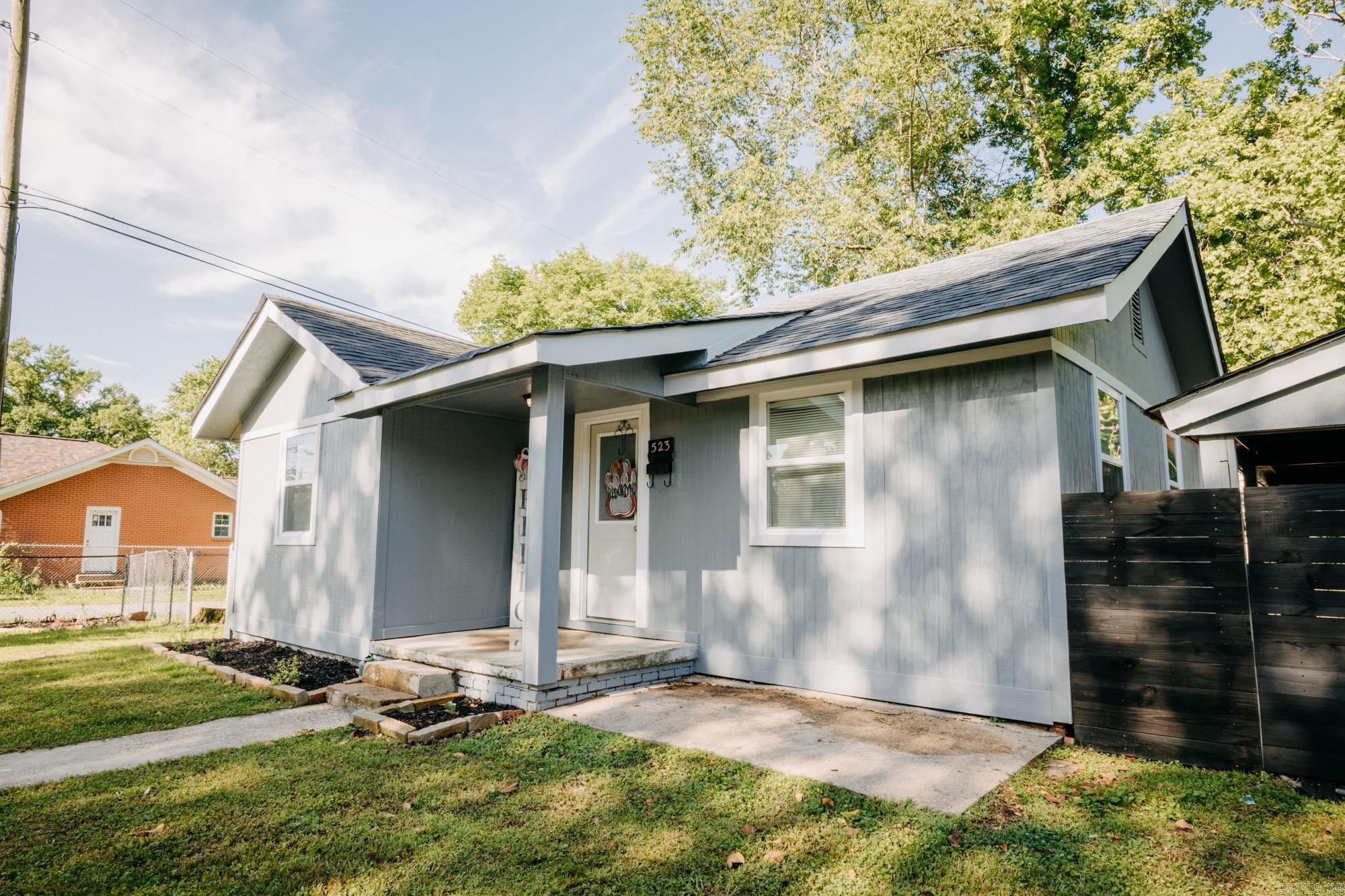 523 Cox Street Property Photo 7