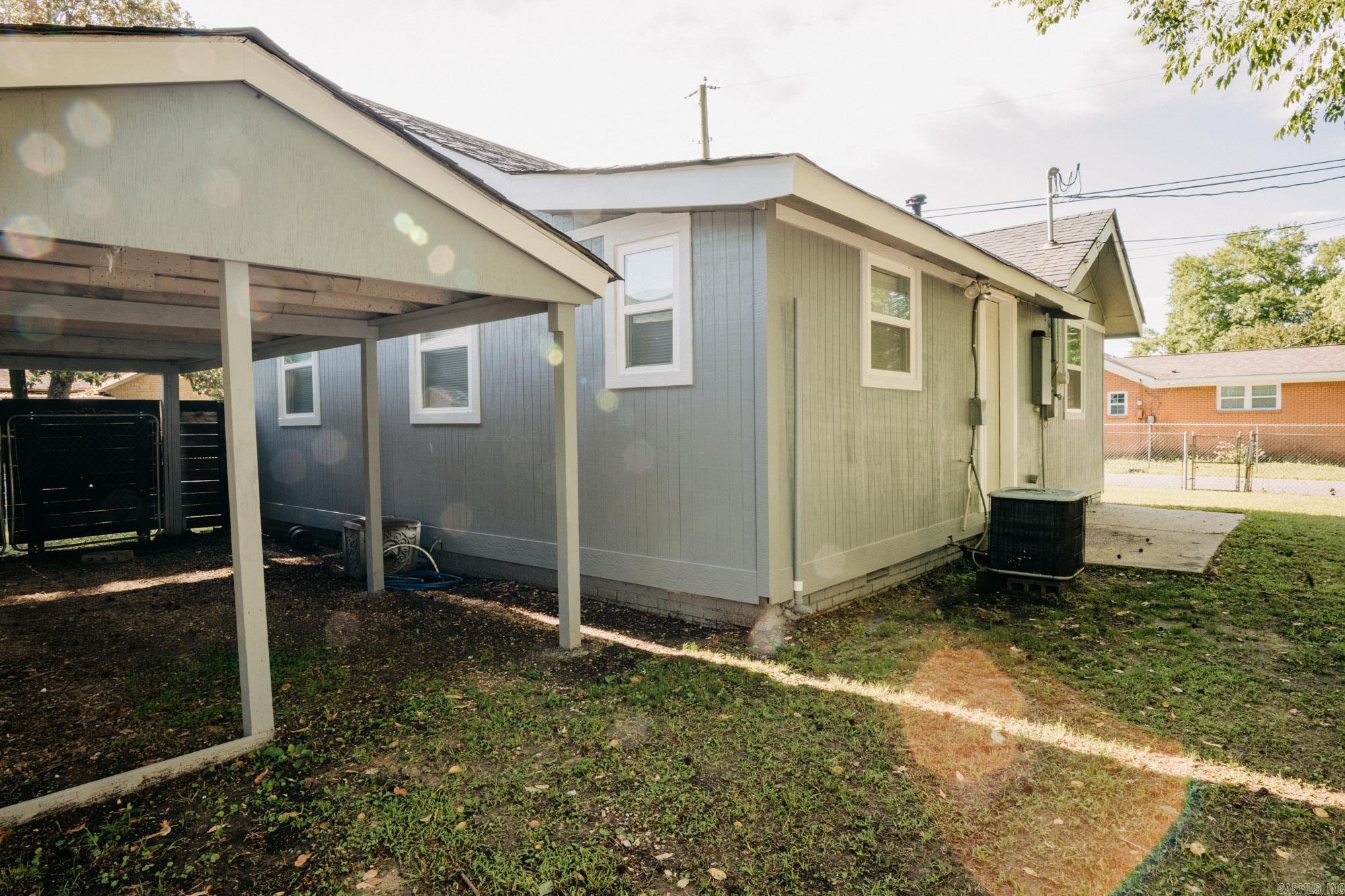523 Cox Street Property Photo 12