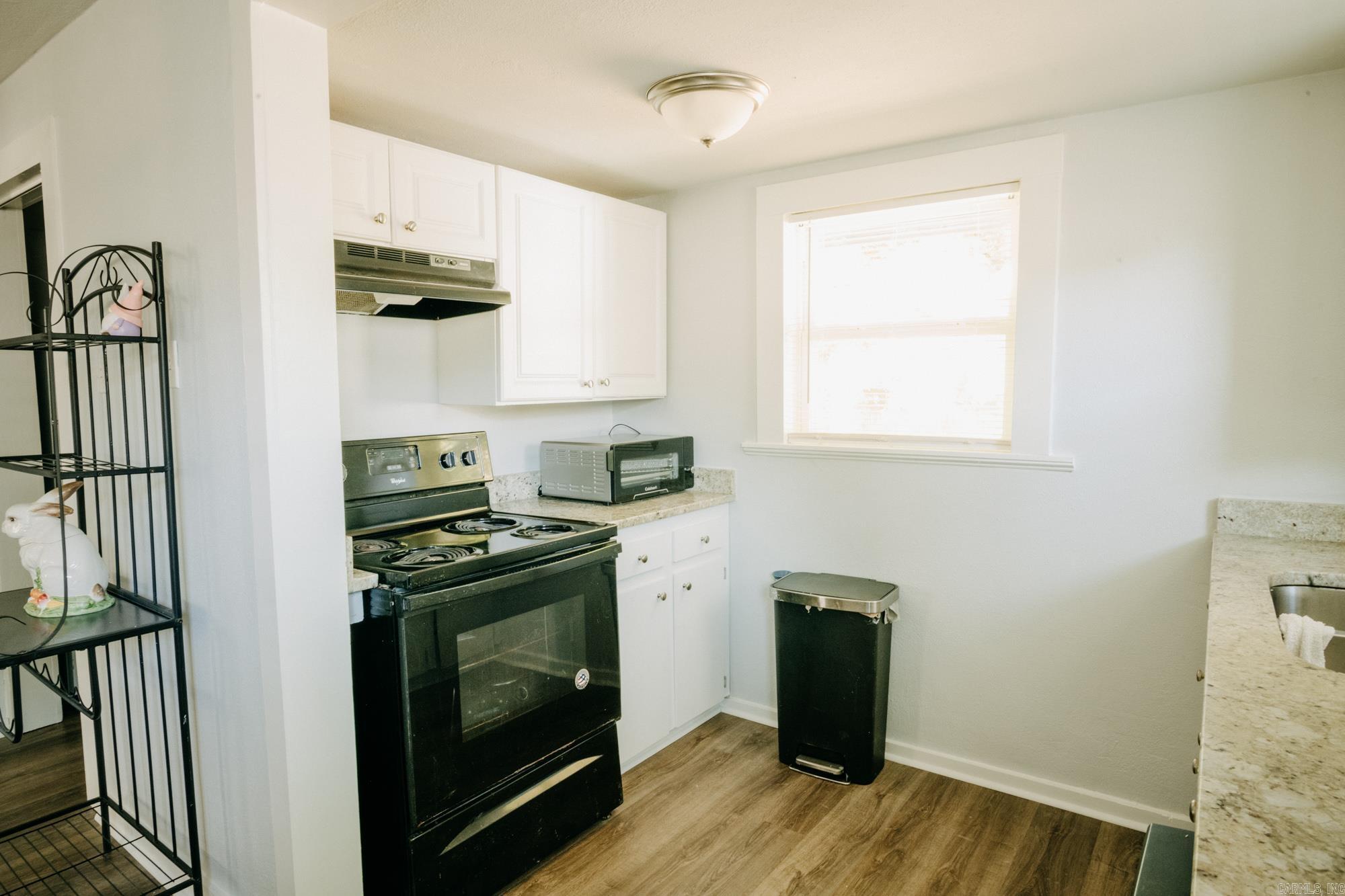 523 Cox Street Property Photo 22