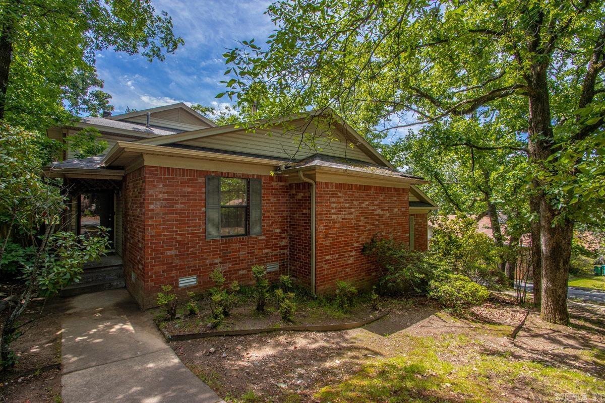 21 Woodlore Circle Property Photo 2