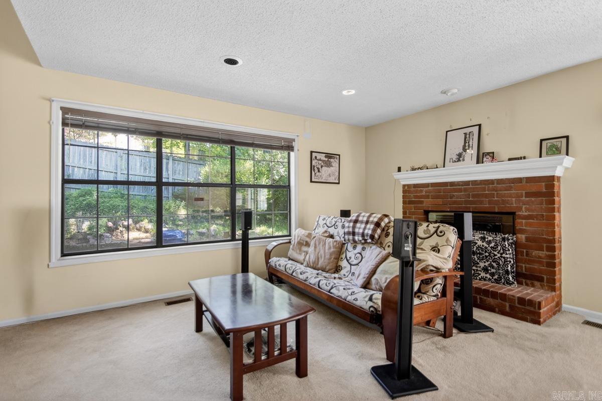 21 Woodlore Circle Property Photo 3