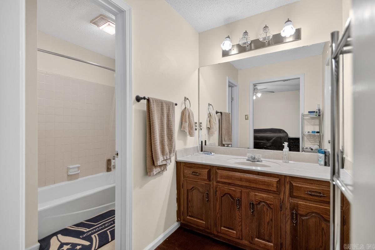 21 Woodlore Circle Property Photo 13