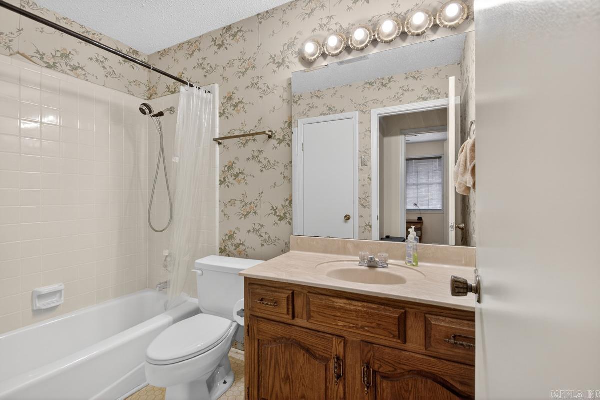 21 Woodlore Circle Property Photo 16
