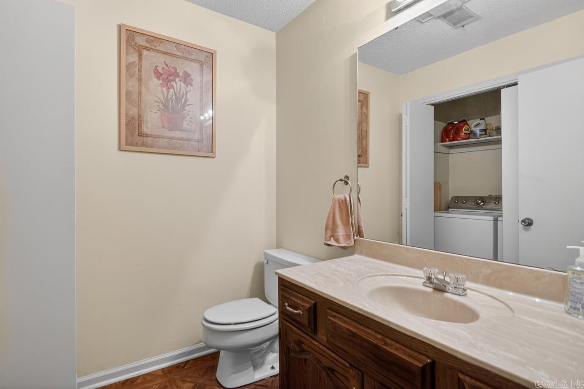 21 Woodlore Circle Property Photo 18