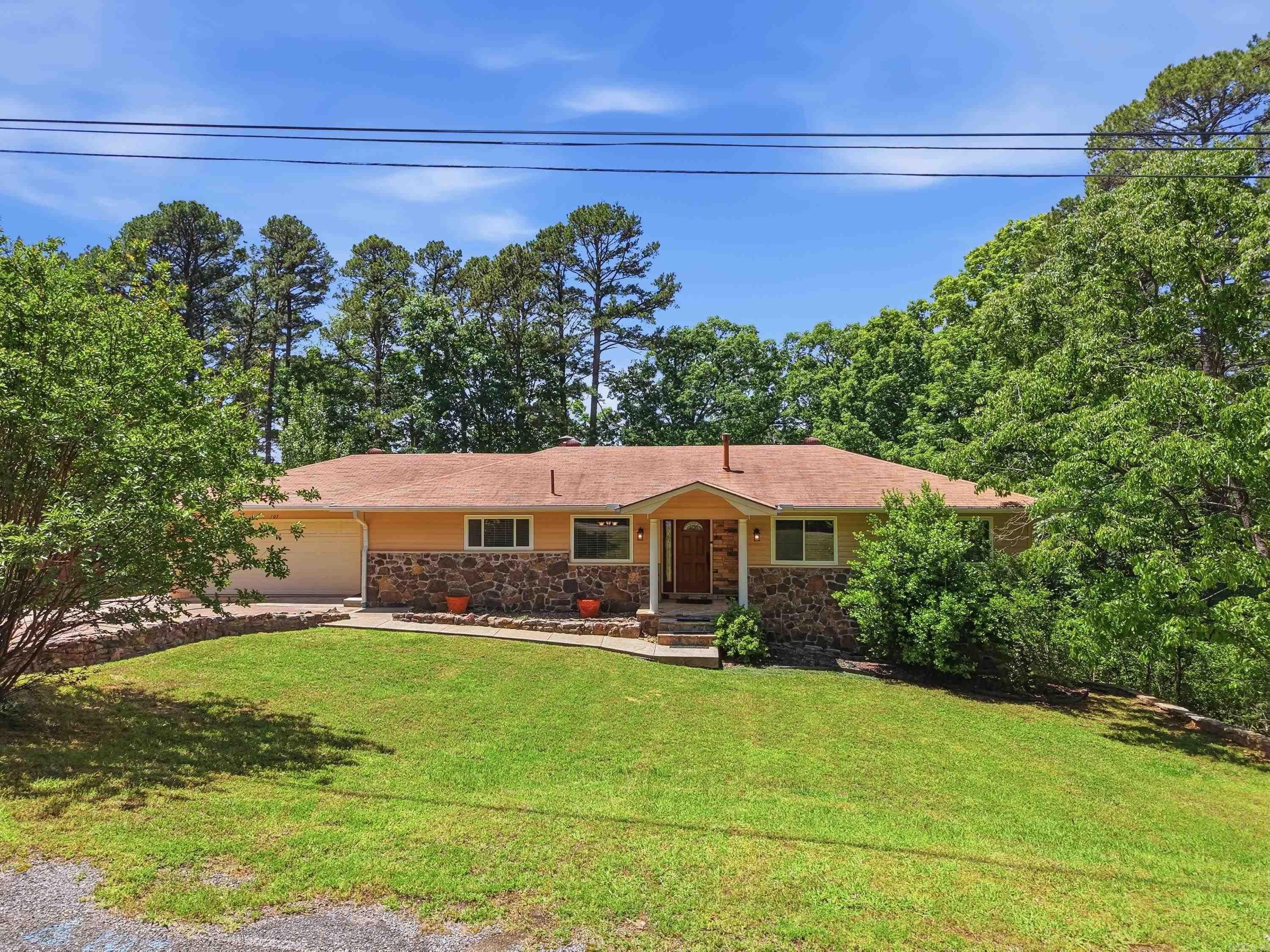 107 Hillside Drive Property Photo 1