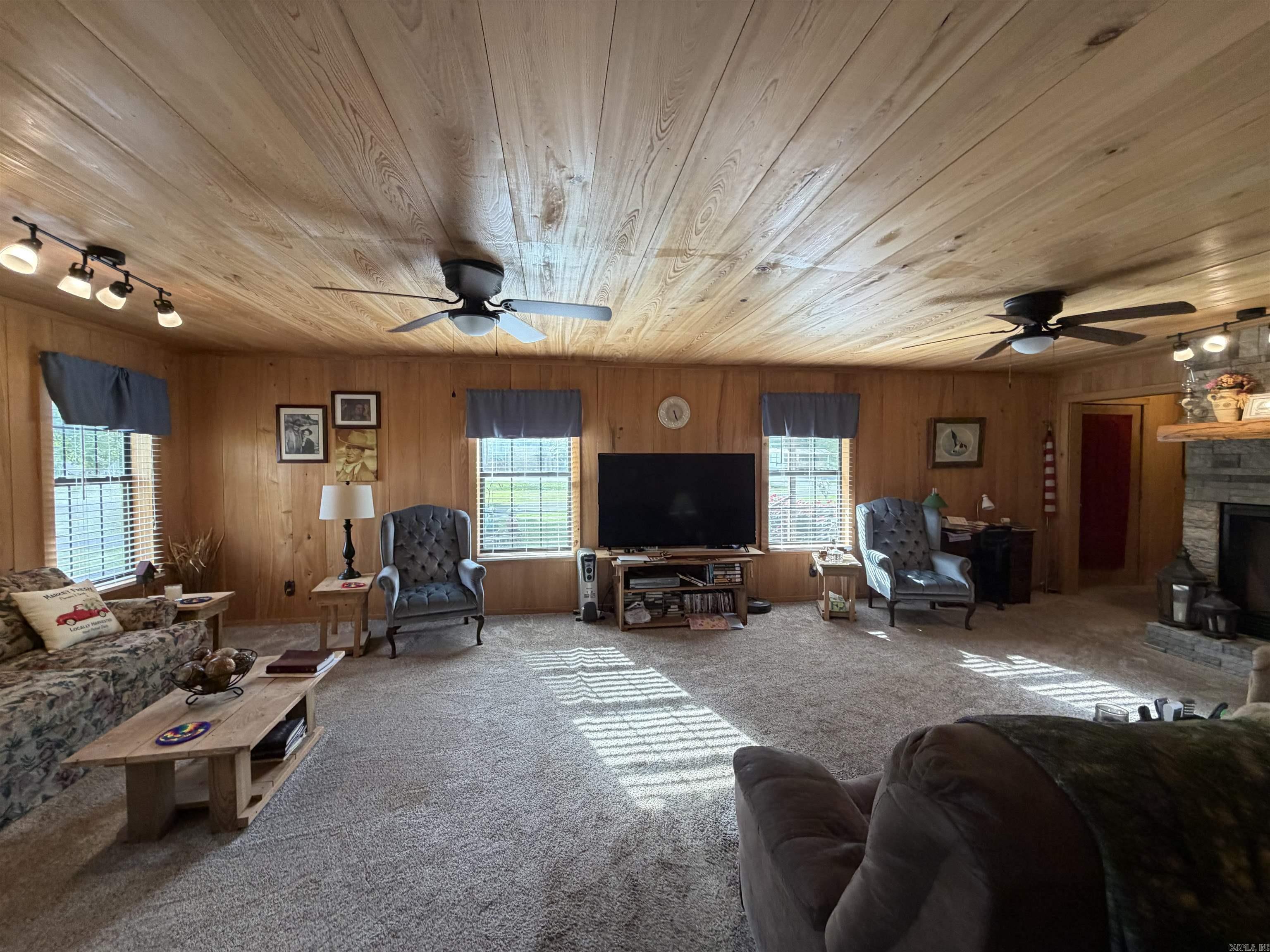 498 Wood Street Property Photo 5
