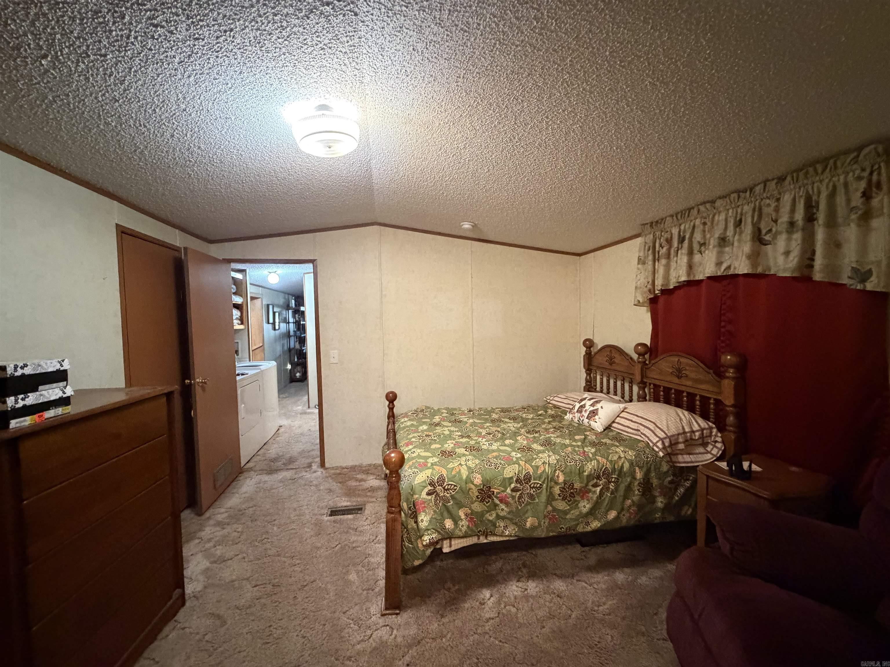 498 Wood Street Property Photo 15