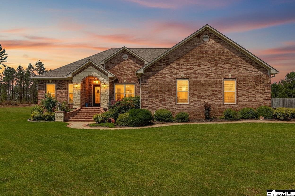 115 Pebble Loop Property Photo 1