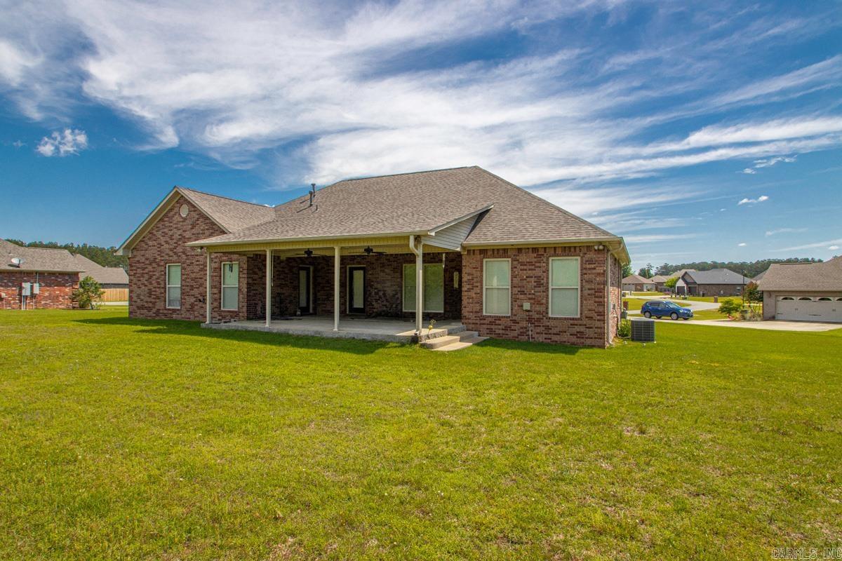 115 Pebble Loop Property Photo 5