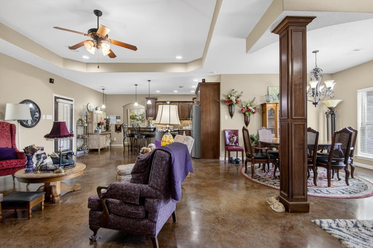 115 Pebble Loop Property Photo 8