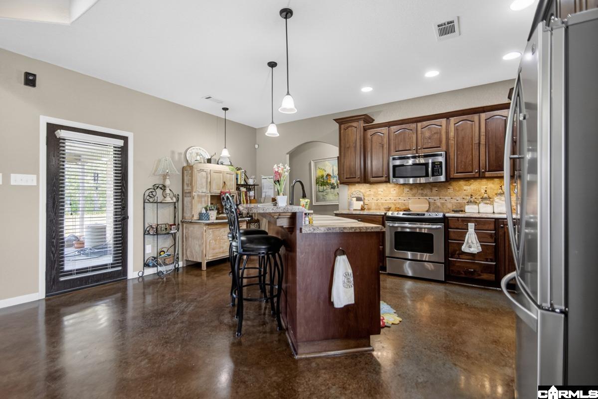 115 Pebble Loop Property Photo 7