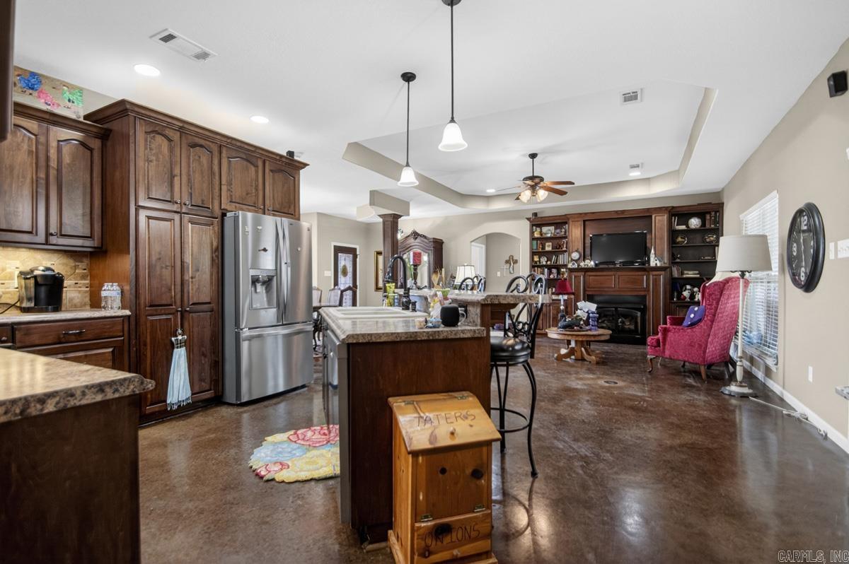 115 Pebble Loop Property Photo 9