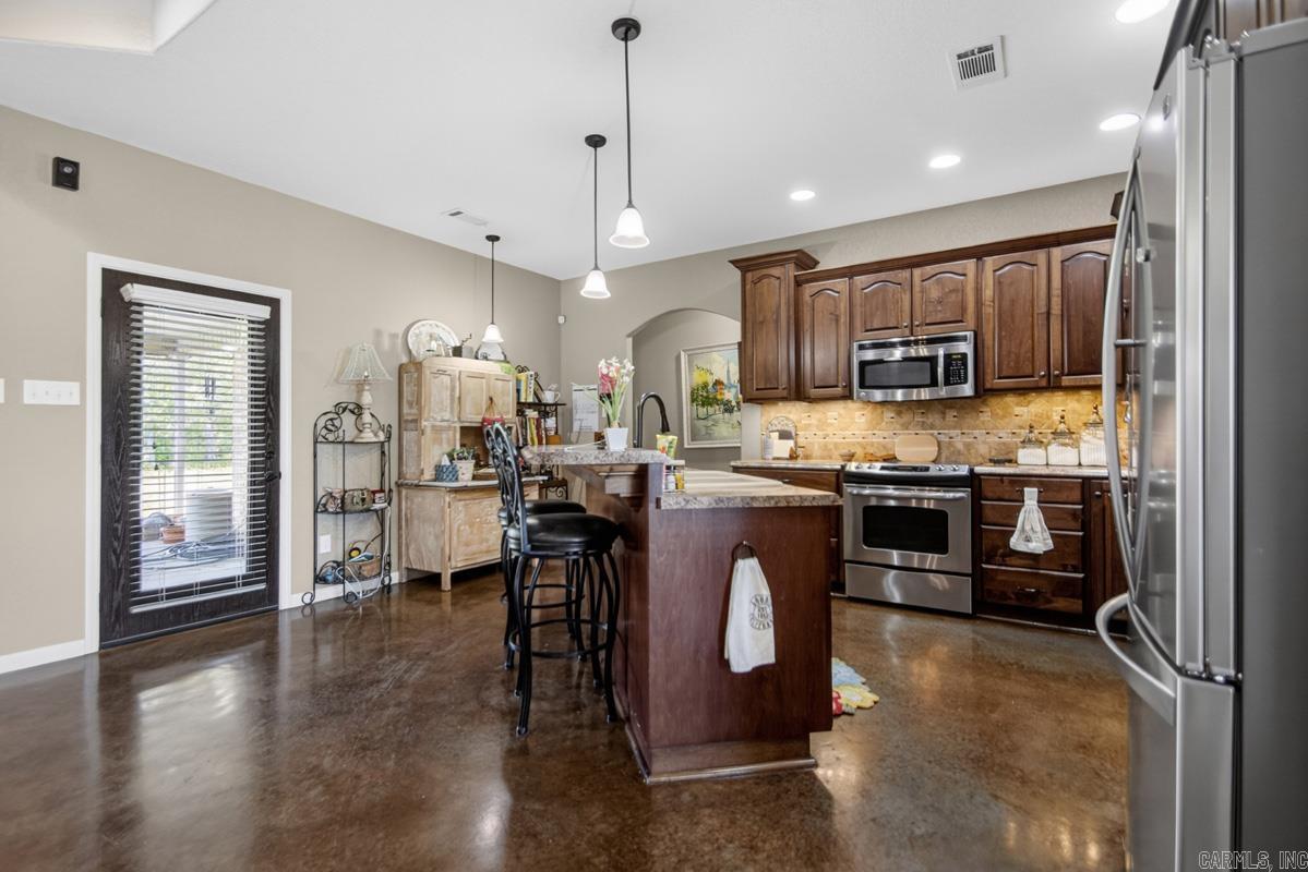 115 Pebble Loop Property Photo 12