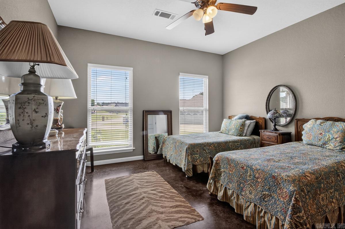 115 Pebble Loop Property Photo 14