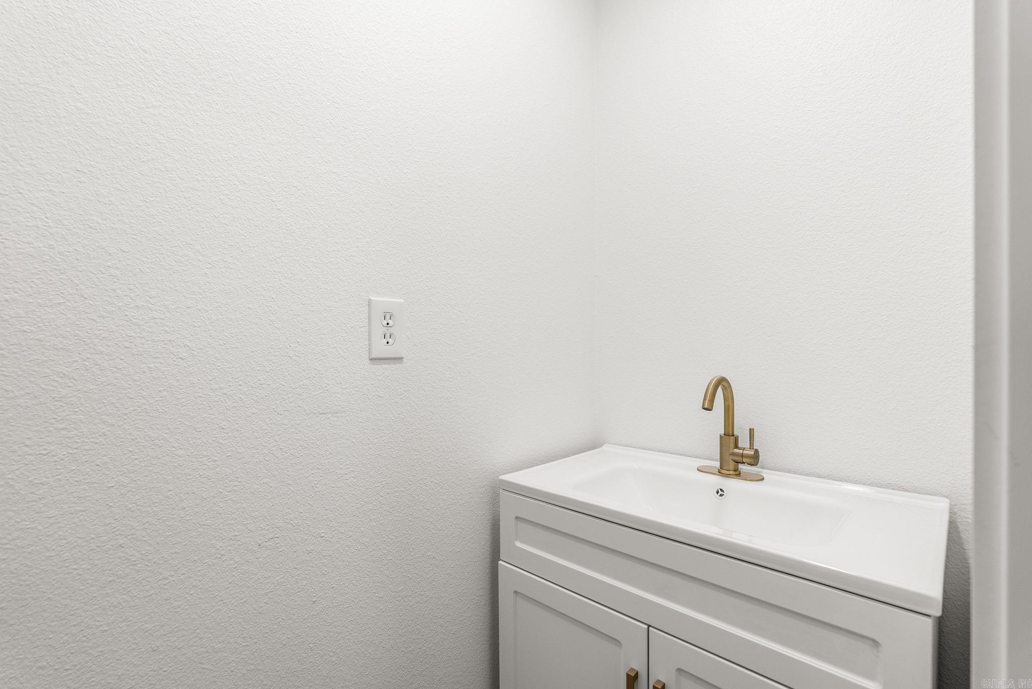210 Kemp Street Property Photo 35