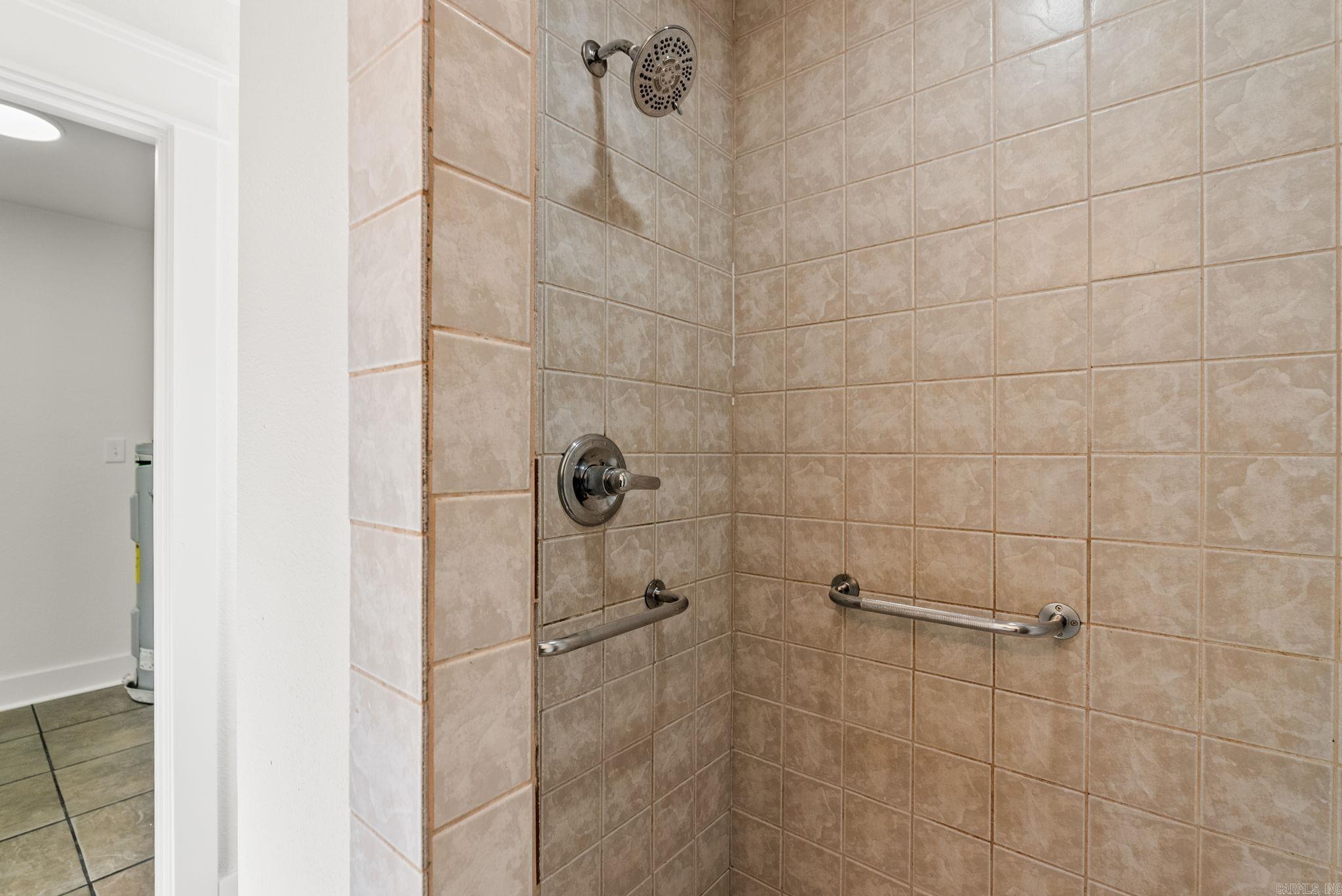 210 Kemp Street Property Photo 38