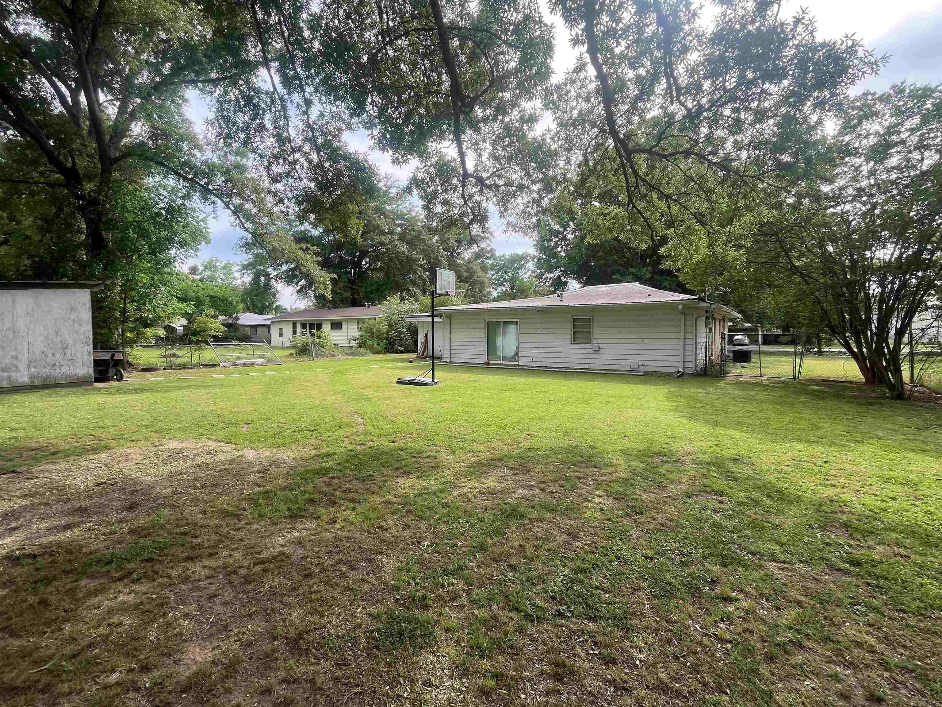 105 S Peterson St Property Photo 26