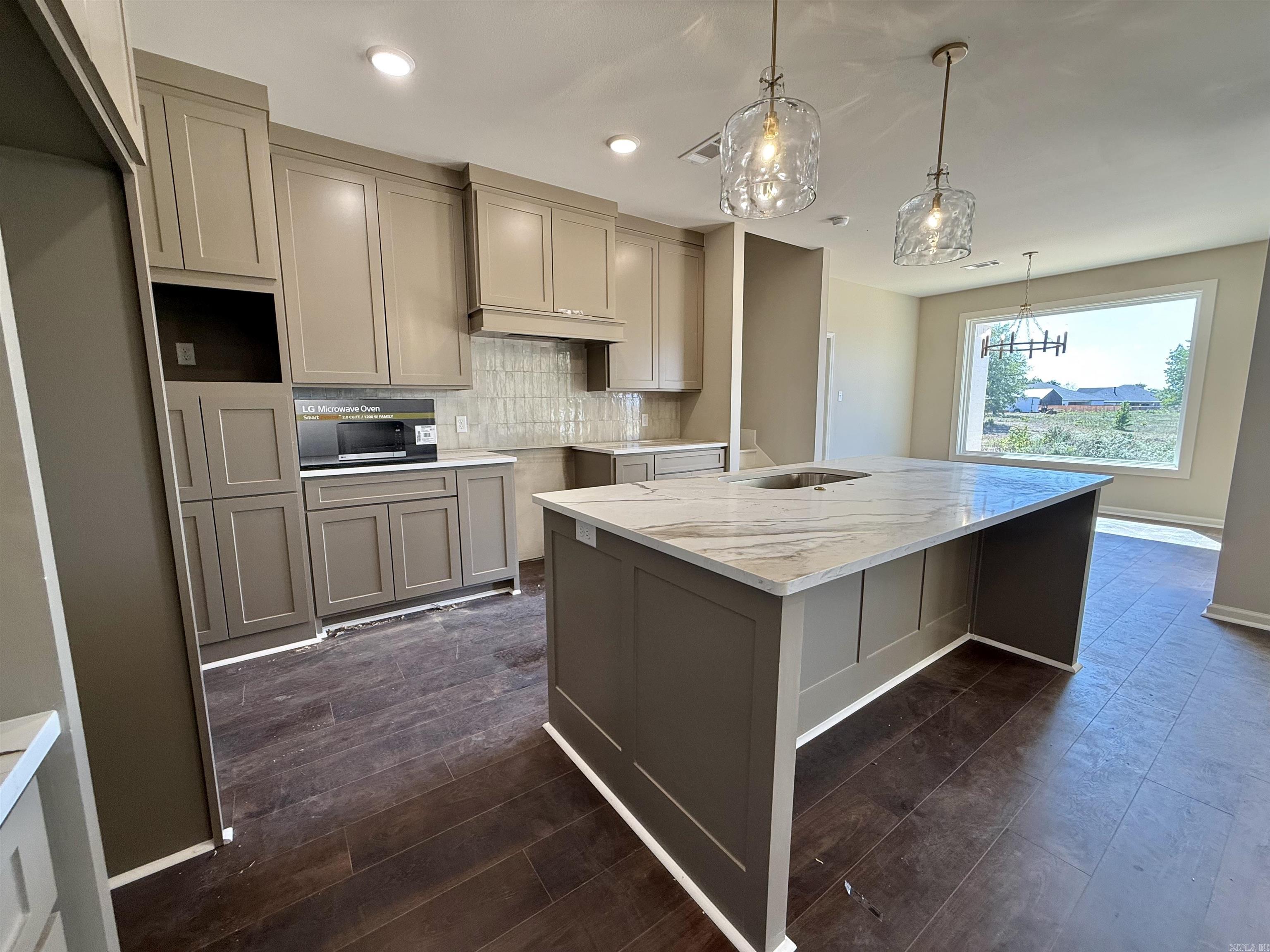 4015 Creek Top Property Photo 11