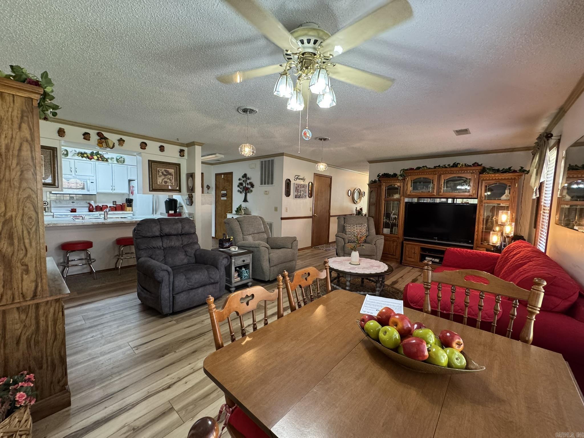 1586 Meadowhill Drive Property Photo 4