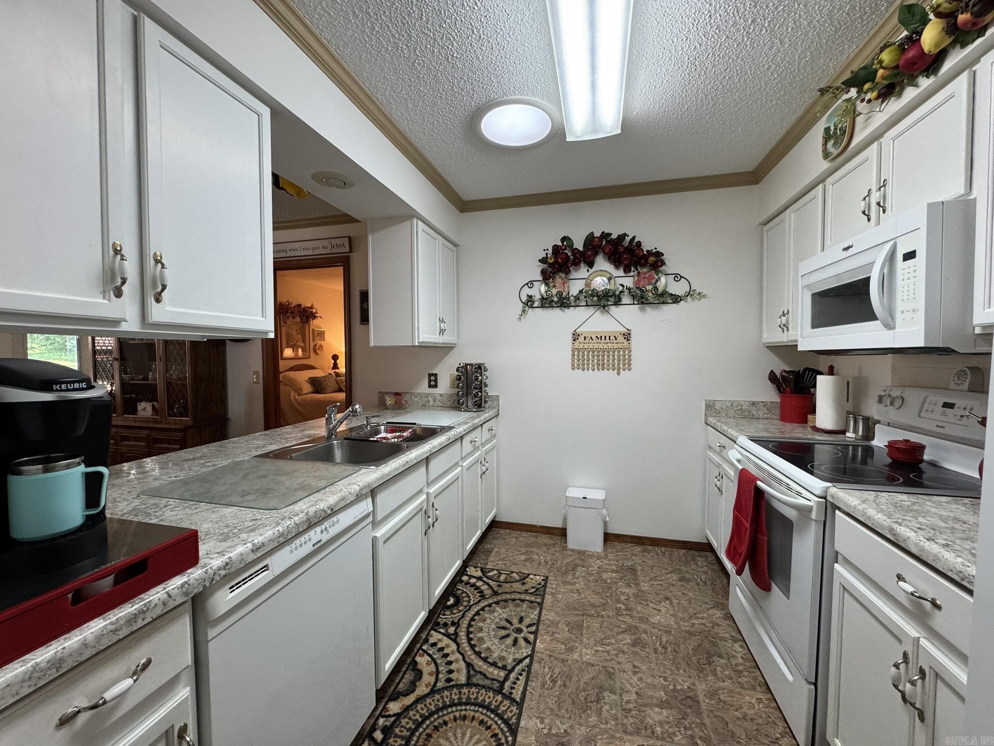 1586 Meadowhill Drive Property Photo 8