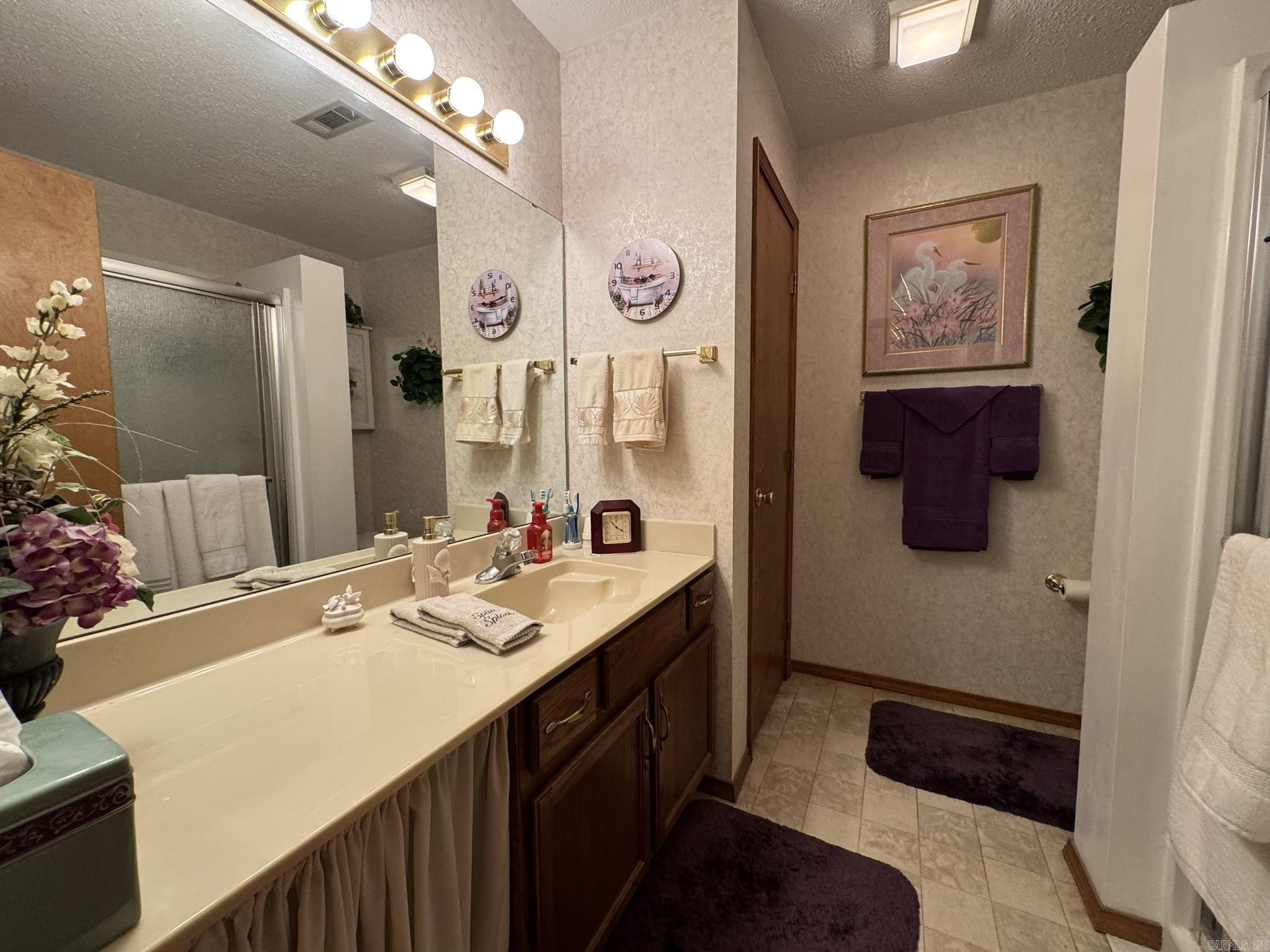 1586 Meadowhill Drive Property Photo 14