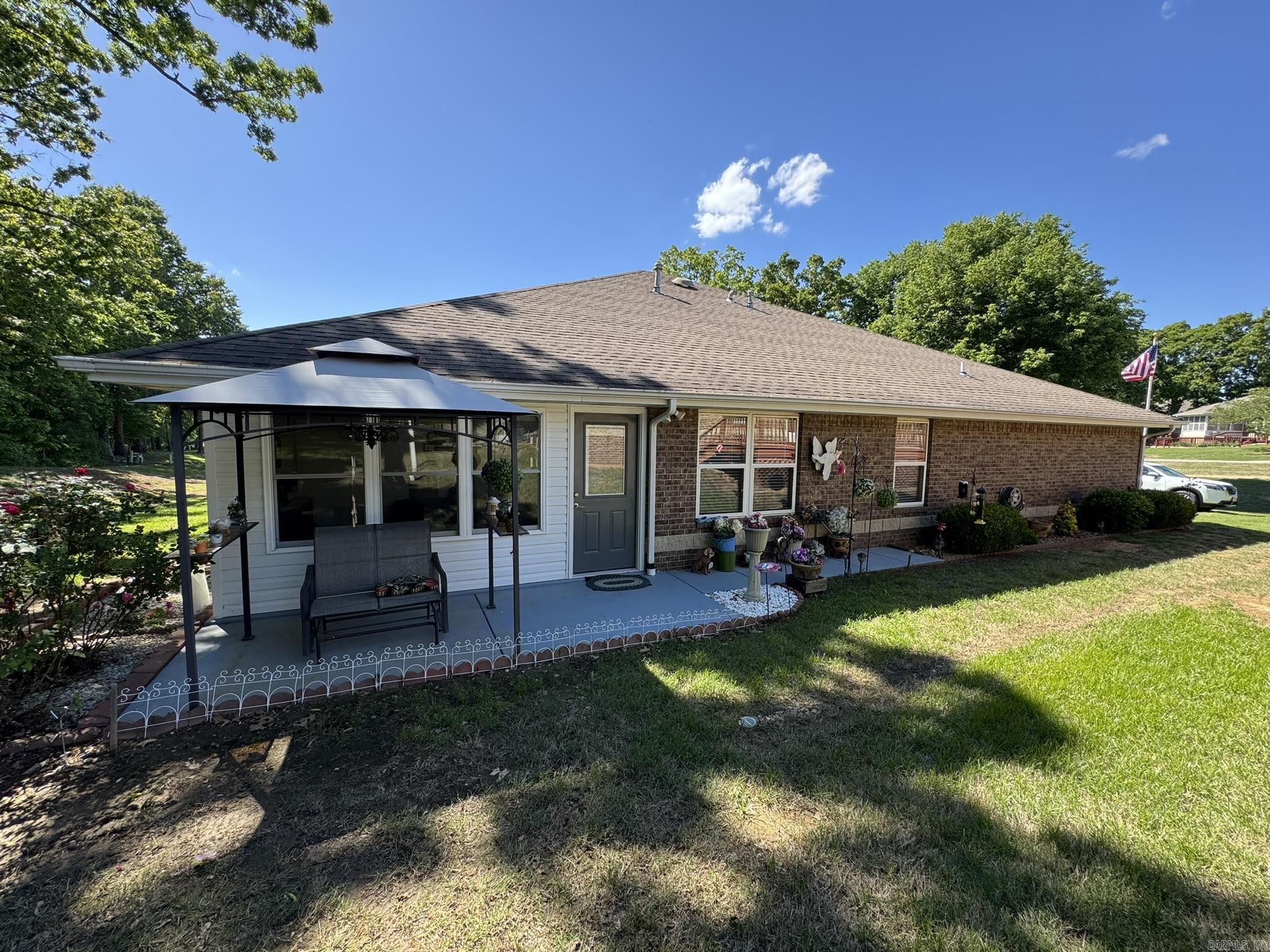 1586 Meadowhill Drive Property Photo 23