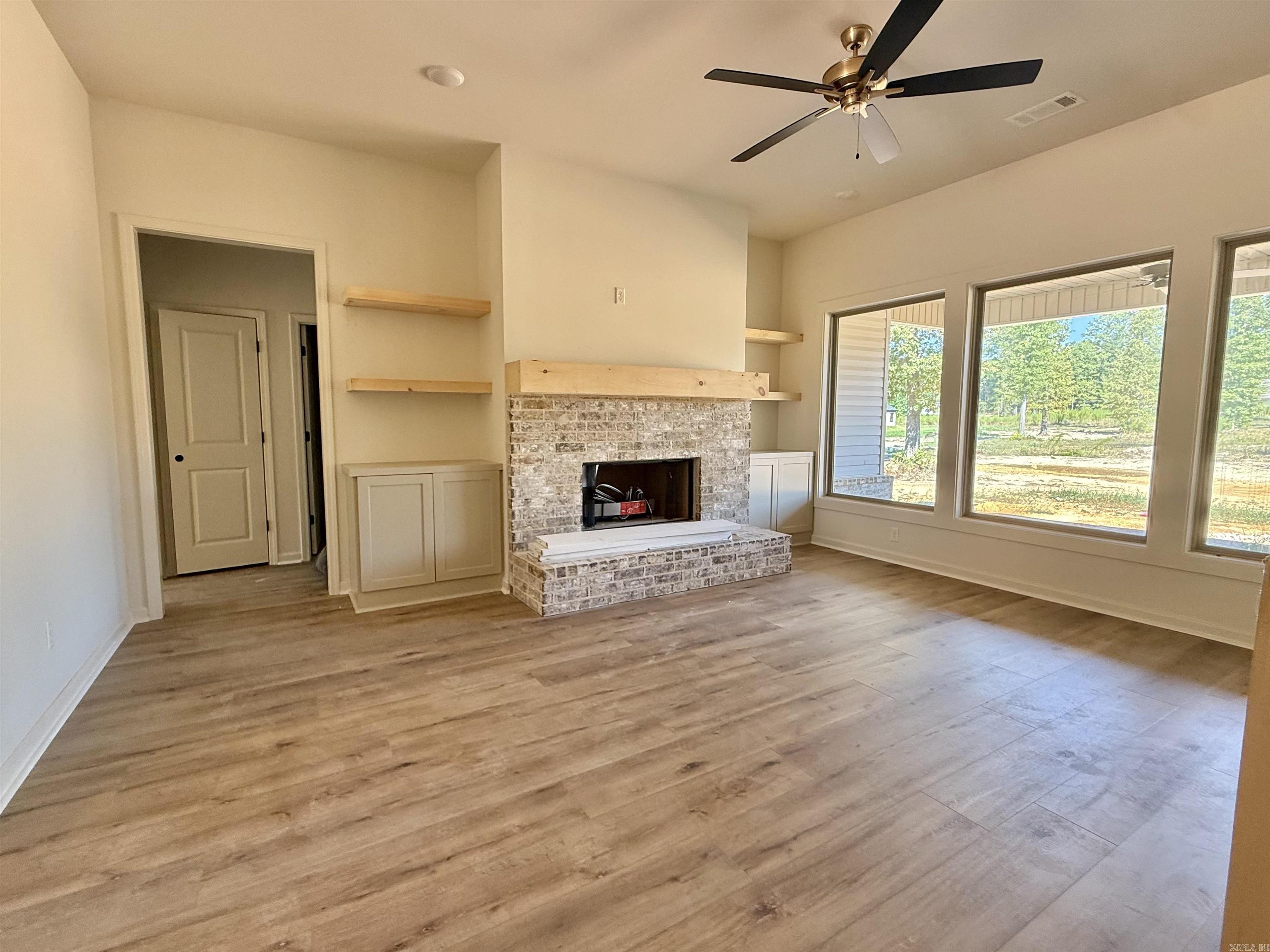 6838 Detonti Road Property Photo 4