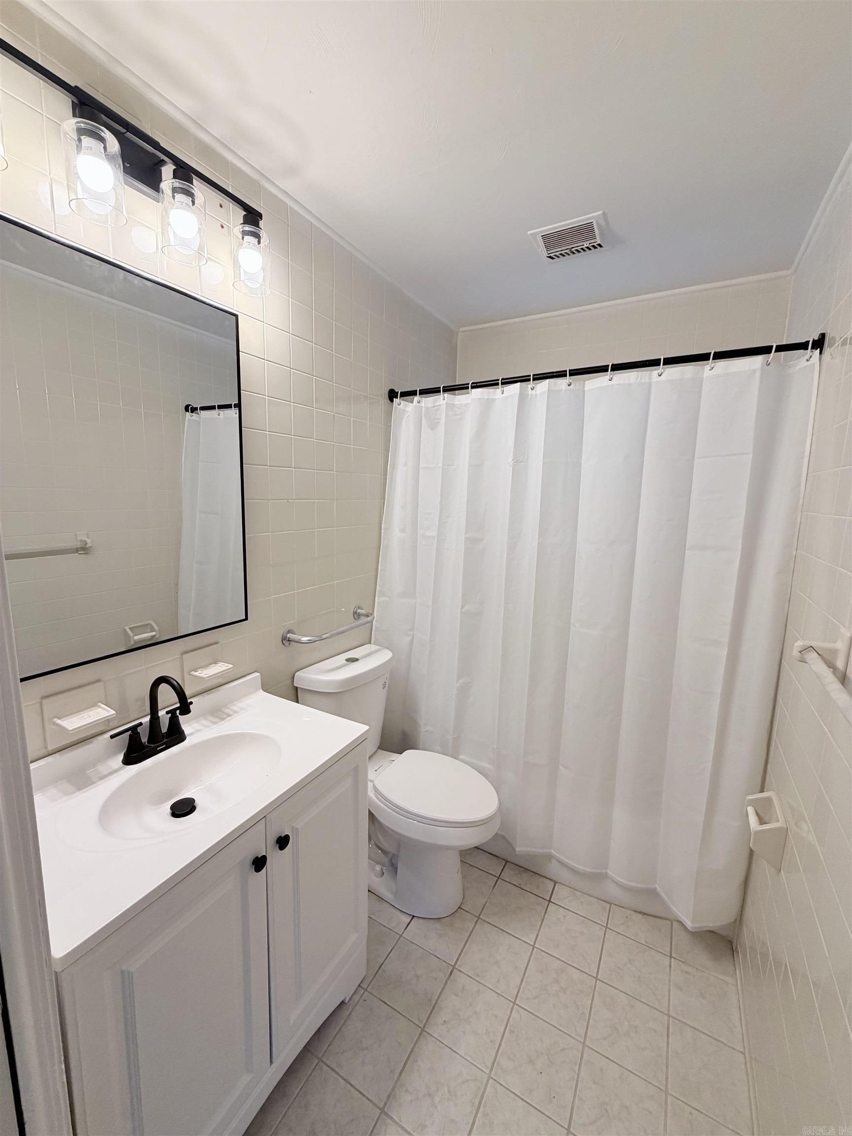 7 Phyllis Ct Property Photo 11