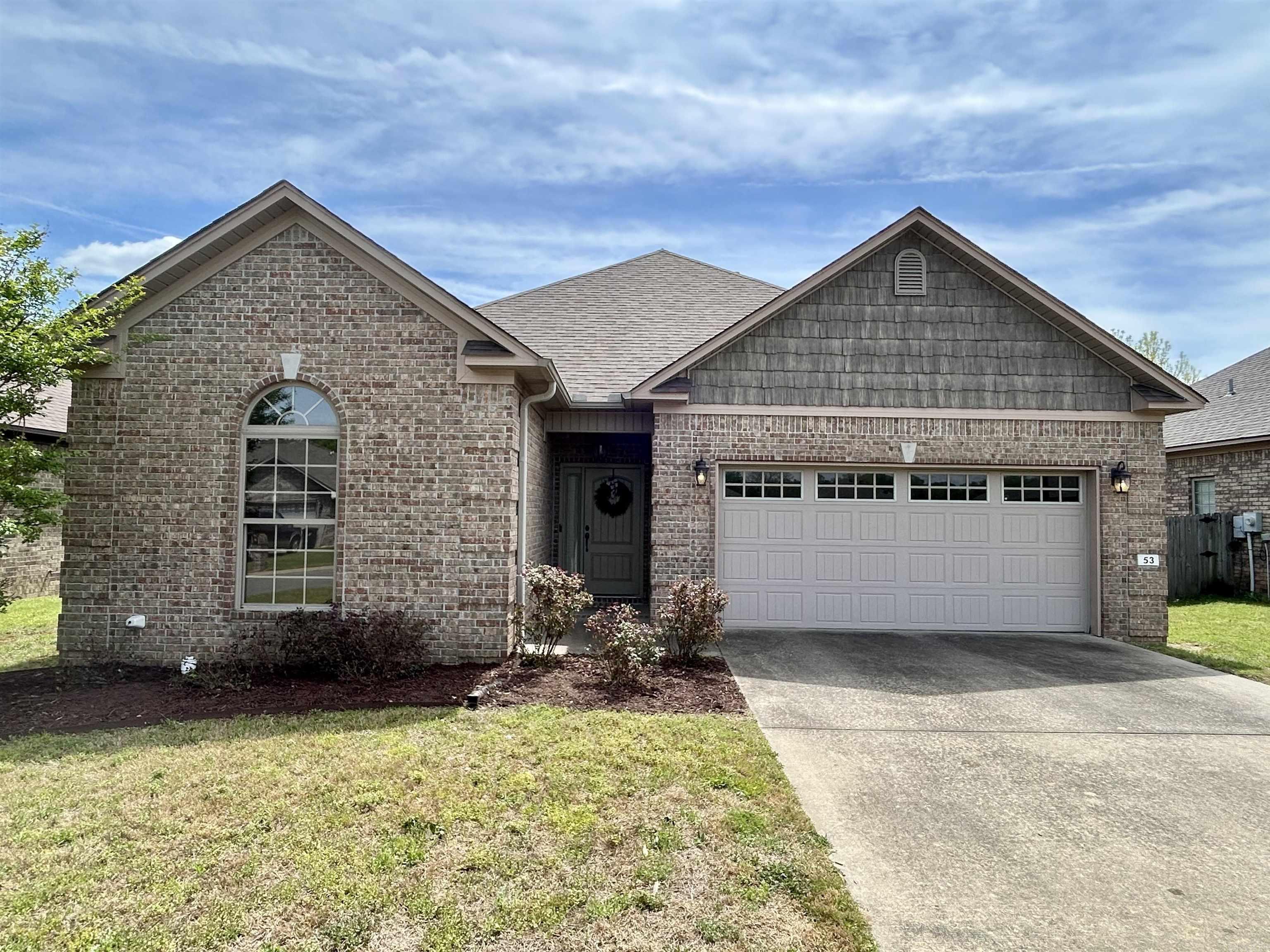 53 Oak Tree Circle Property Photo 1