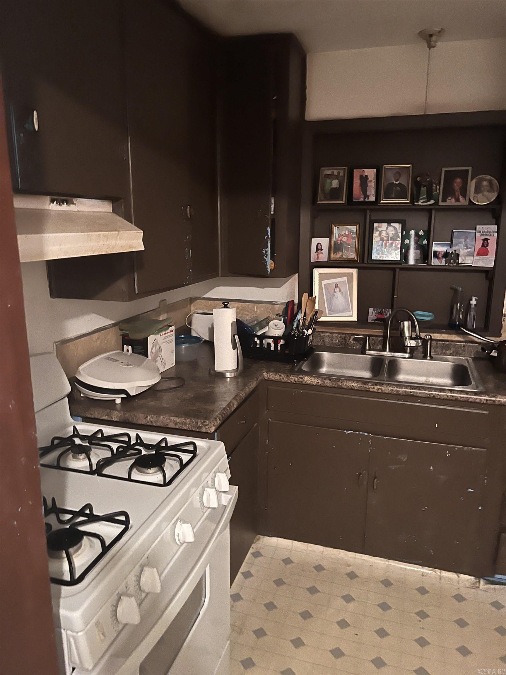 14 S Richard Drive Property Photo 5