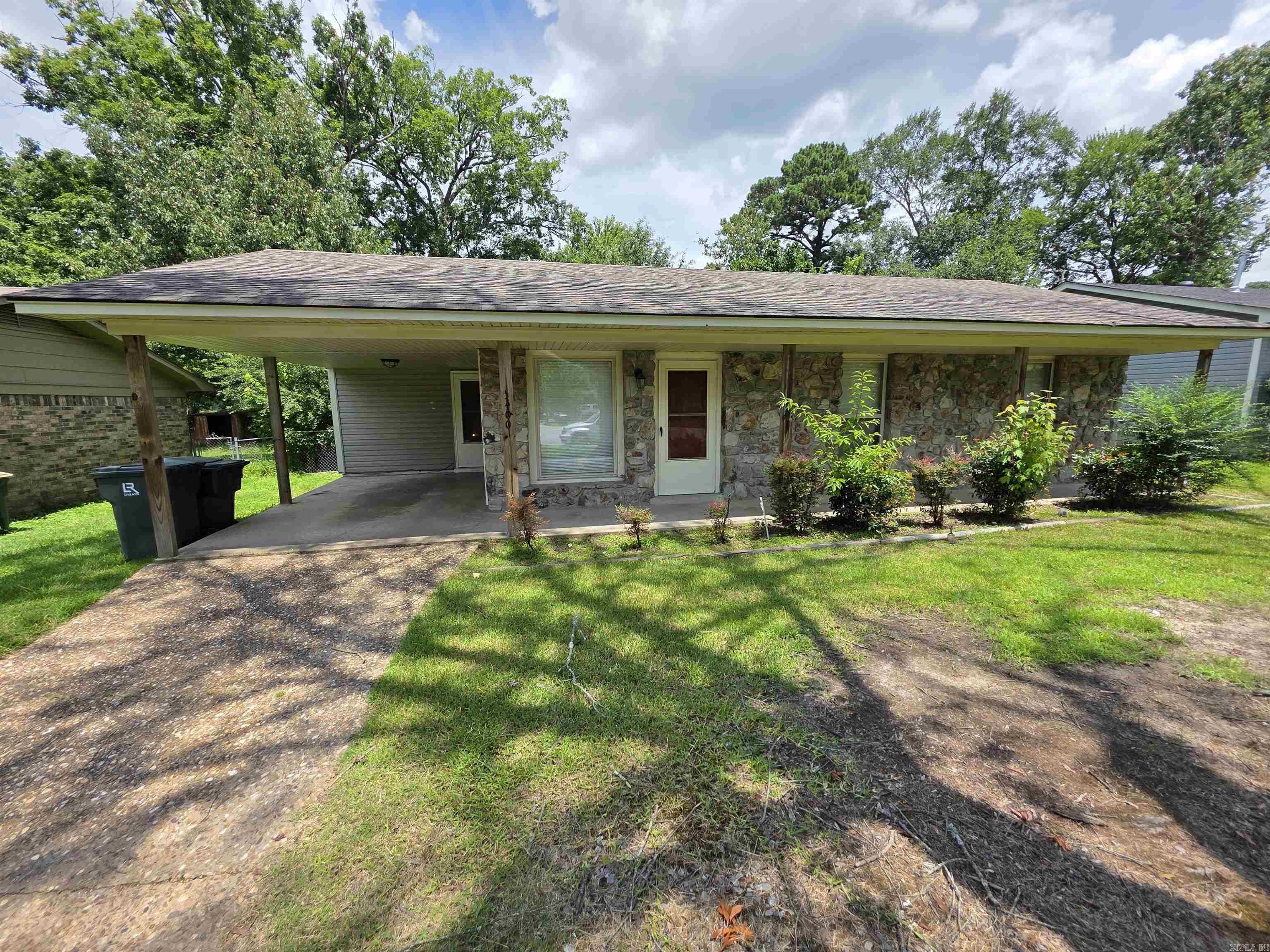 5400 Southboro Drive Property Photo 1
